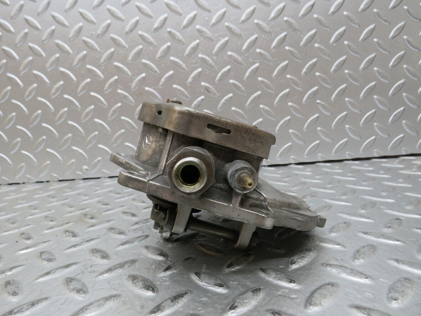 27772 Mercedes-Benz S124 300TE Wagon Vacuum Pump Pierburg 0002303165
