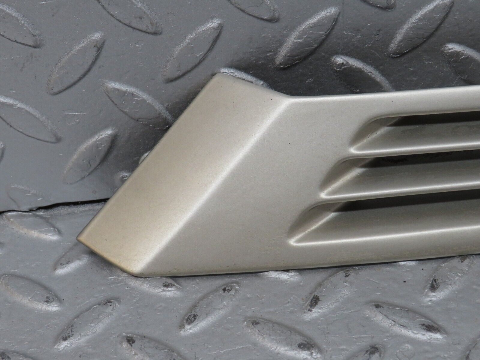 36499 Mercedes-Benz W201 190E 2.0L C Pillar Exterior Cover Right Side 2016980289