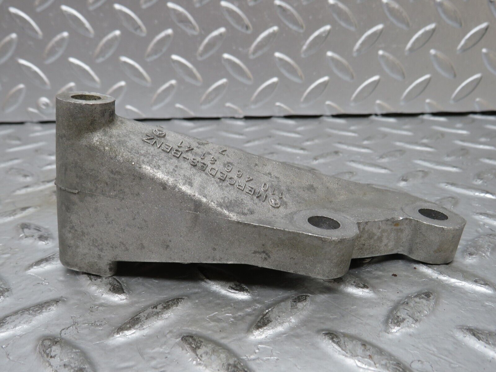 27395 Mercedes-Benz W123 280E Power Steering Pump Bracket 1104663141