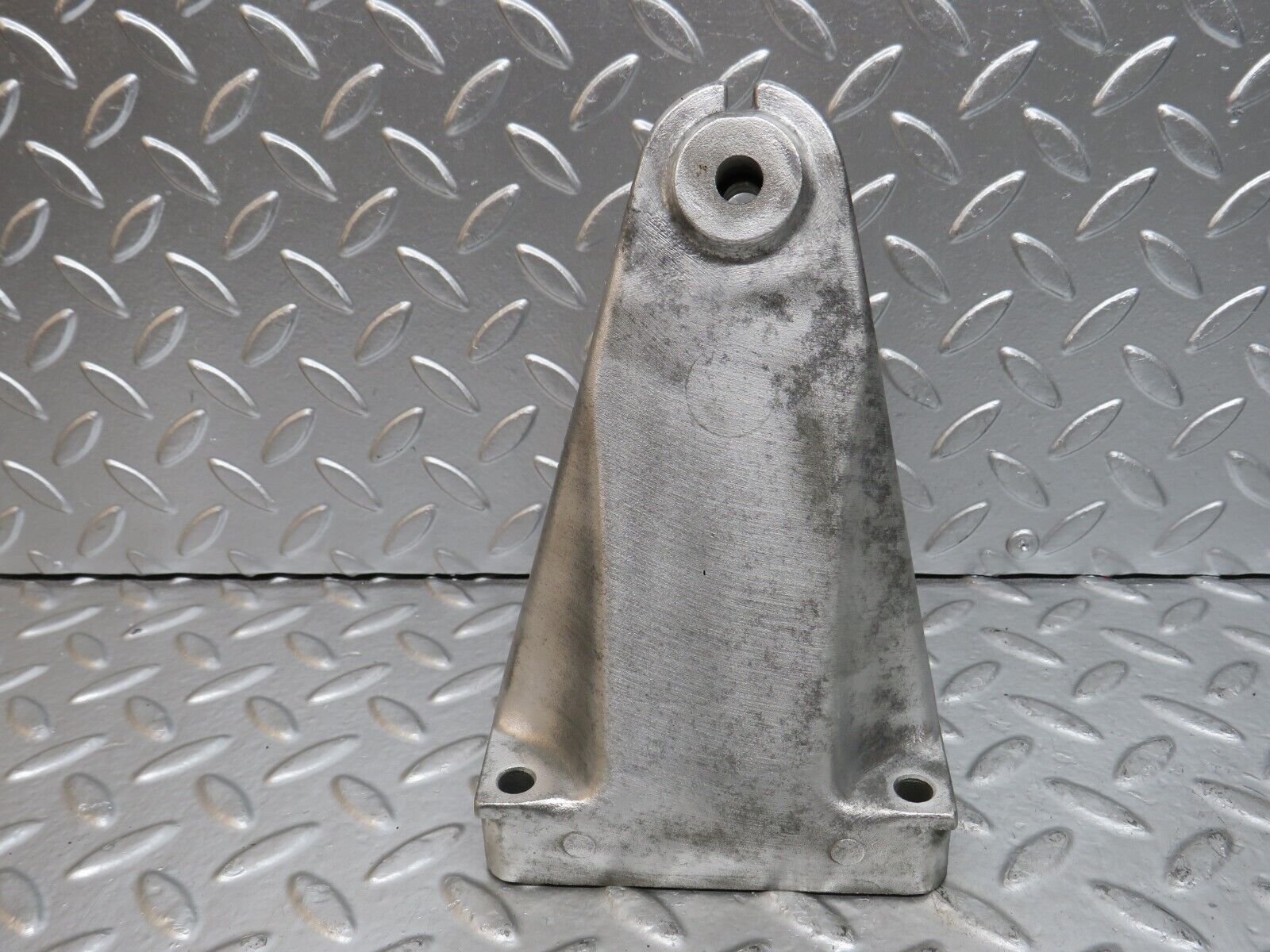 24831 Mercedes-Benz W140 S320 Engine Mount Bracket Right Side 6032235304