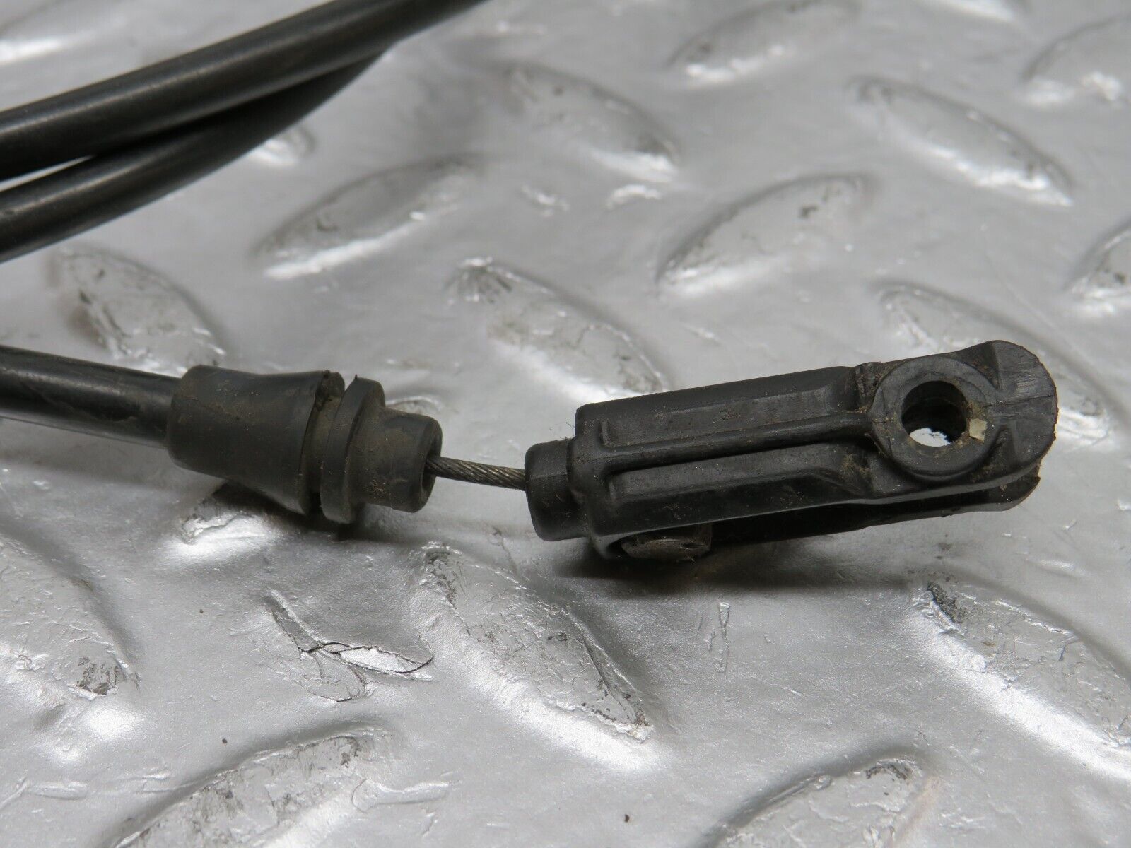 34183 Mercedes-Benz W124 230E Bonnet Release Cable 1239970681