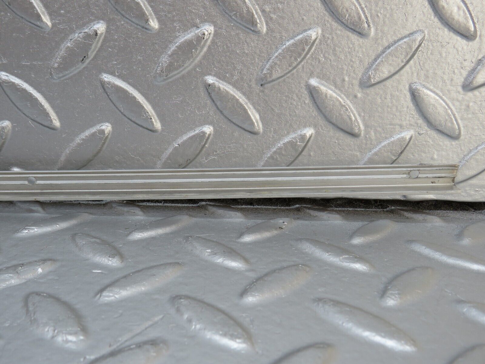 33805 Mercedes-Benz W201 190E 2.0L Sunroof Chrome Trim