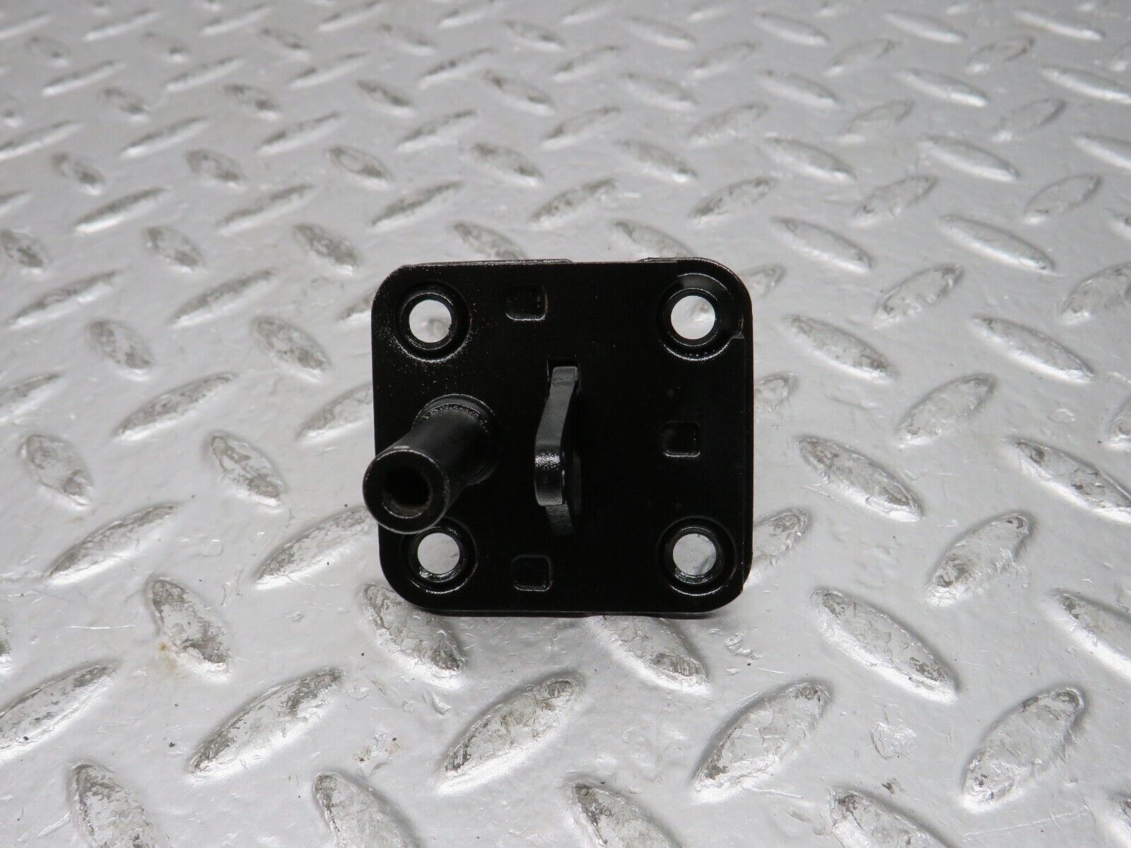 31995 Mercedes-Benz W123 230E Bonnet Lock Latch