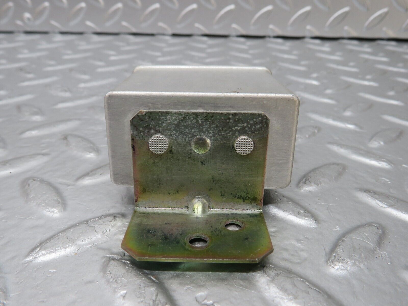 25514 Mercedes-Benz W123 200 Fuel Pump Relay 0015452705