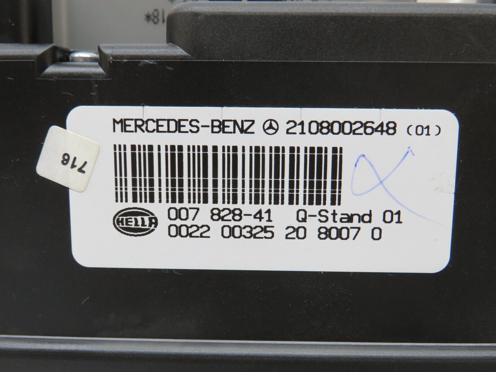 34768 Mercedes-Benz W210 320E Central Locking Pump Hella 2108002648