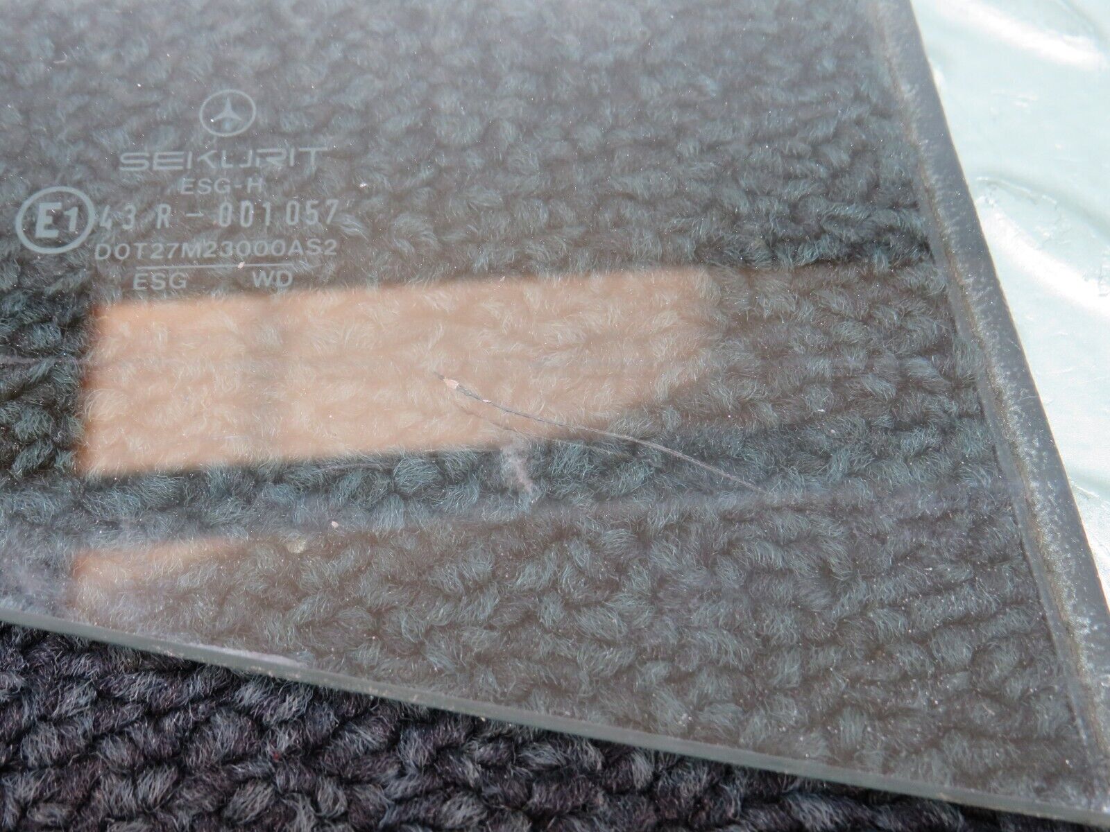 36566 Mercedes-Benz W201 190E 2.0L Rear Right Door Window Glass