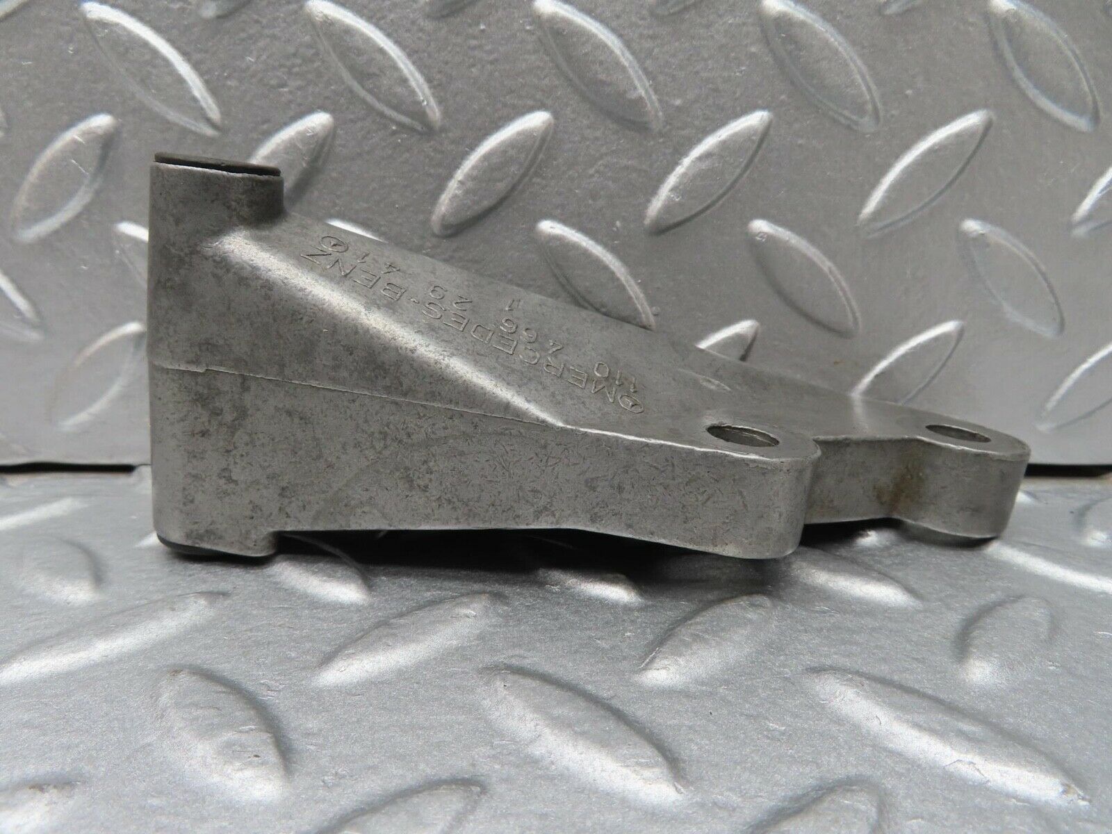 14046 Mercedes-Benz C107 280SLC Carrier Holder 1104662941