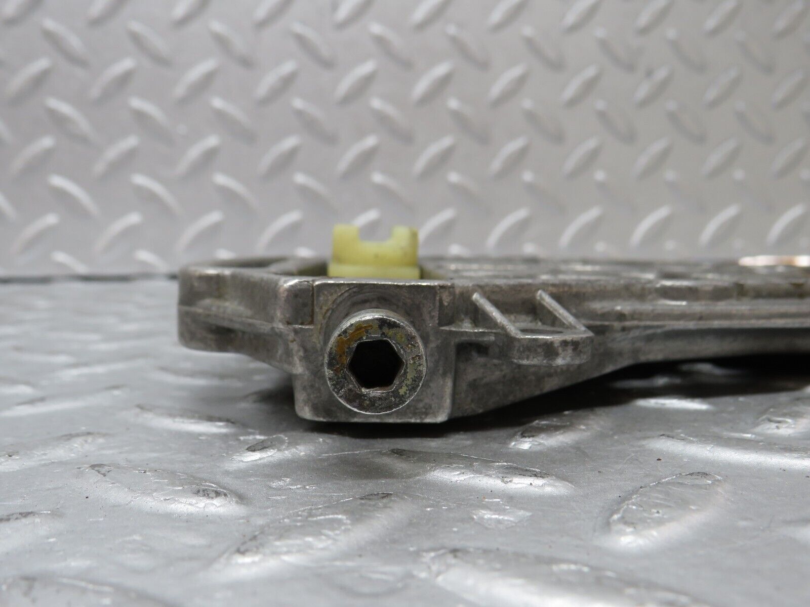 36259 Mercedes-Benz W126 420SE Power Steering Pump Tensioner Bracket 1174661241