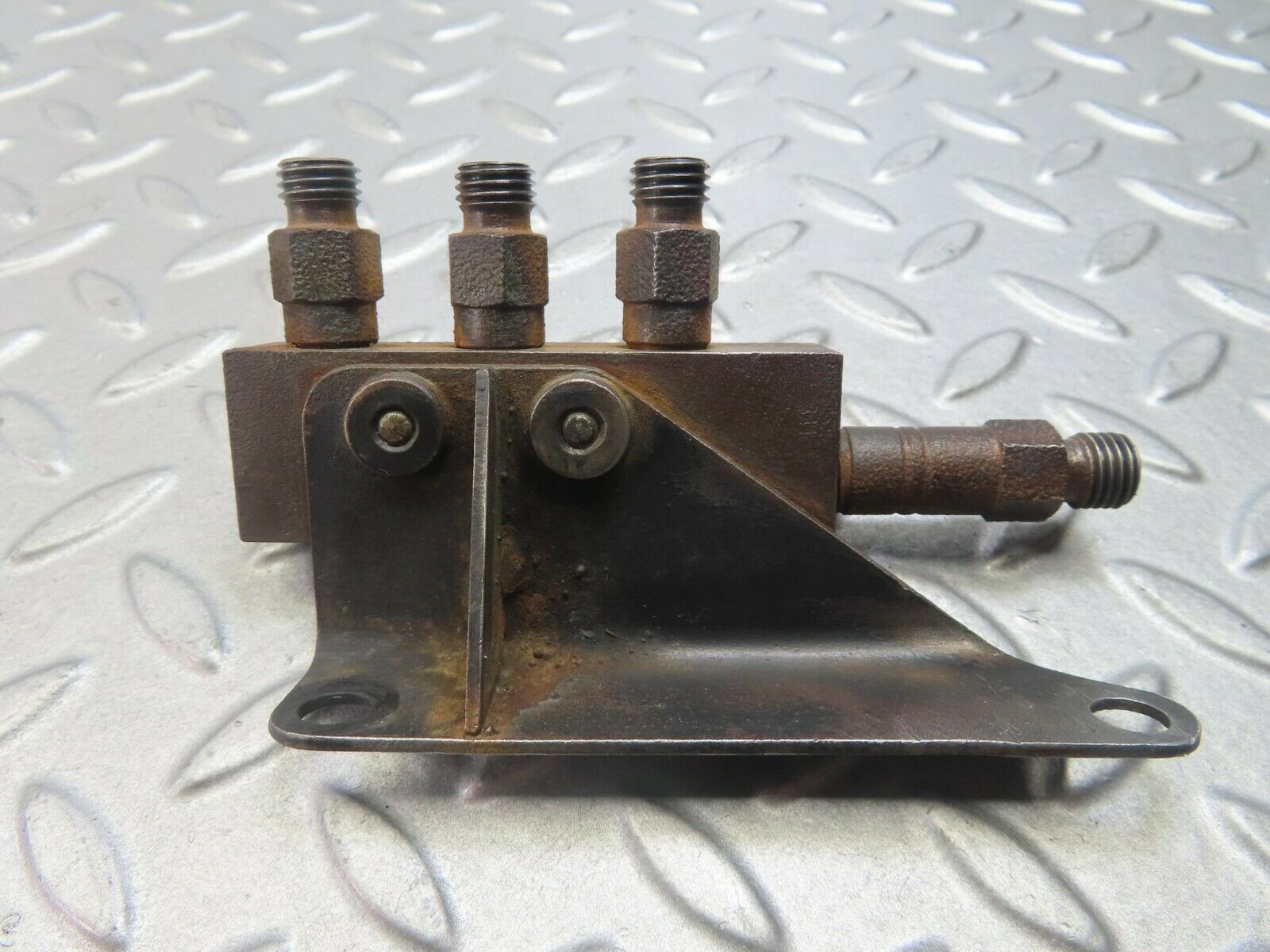 8463 Mercedes-Benz W111 Fuel Injection Distributor