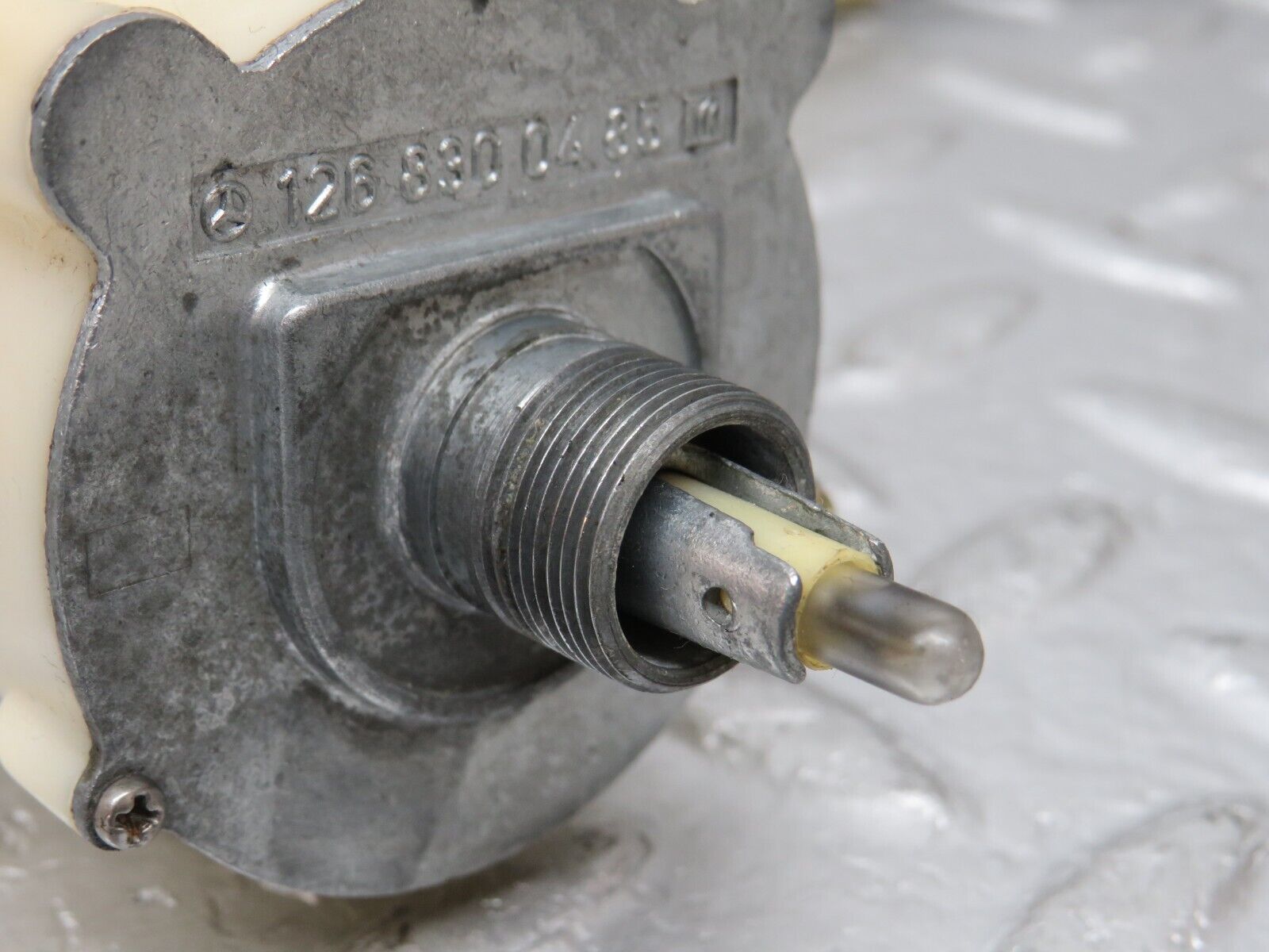 34427 Mercedes-Benz C126 380SEC Coupe Heater Regulator 1268300485