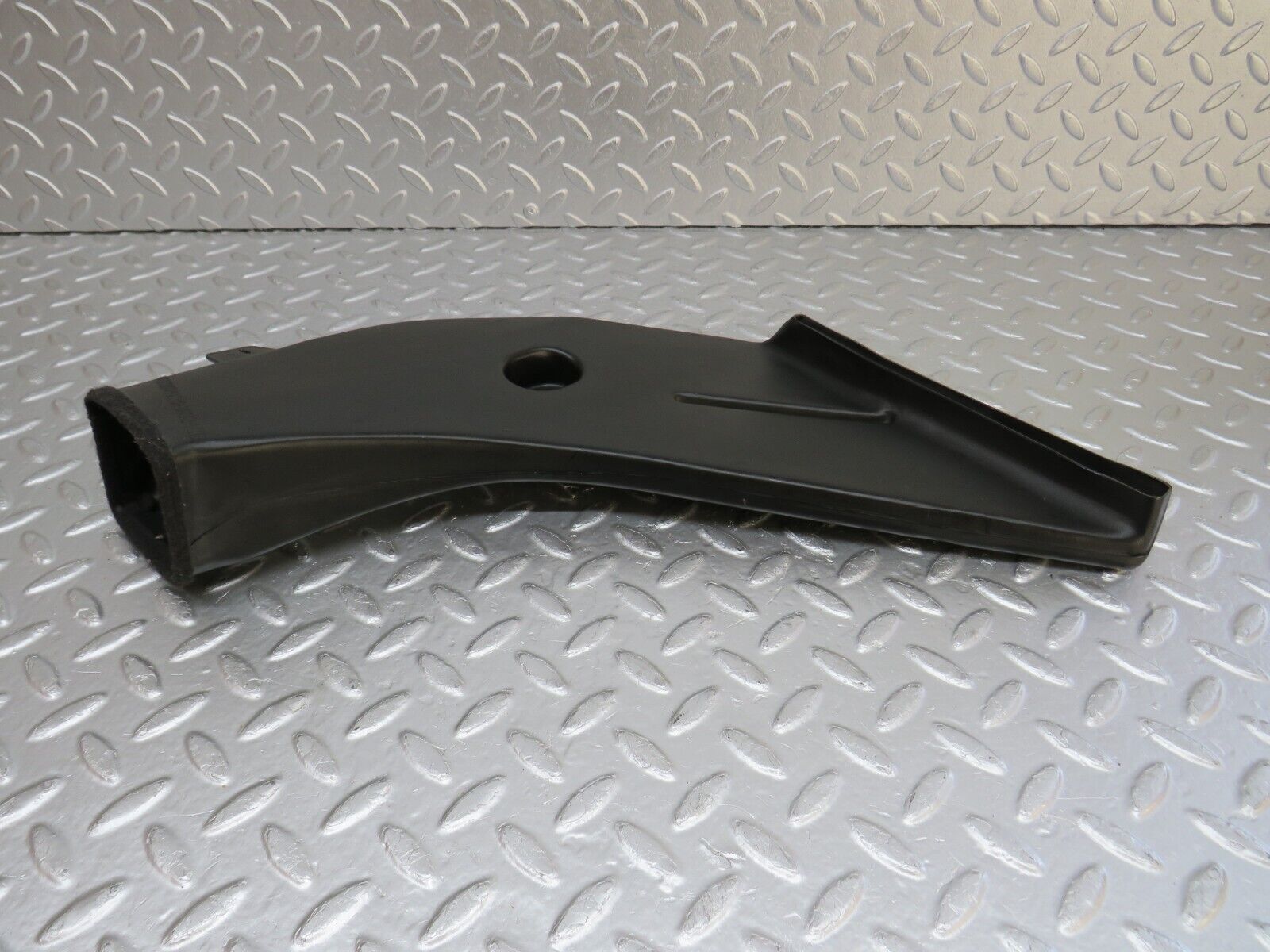 33581 Mercedes-Benz W201 190E 2.0L Air Duct Heater Ventilation Right 2018310246