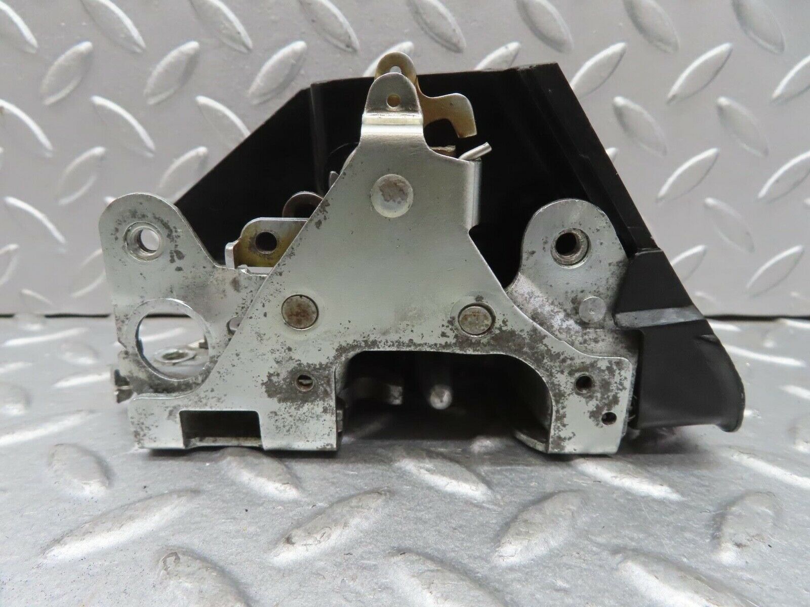 13636 Mercedes-Benz W123 200 Rear Right Door Lock Mechanism 1237330208