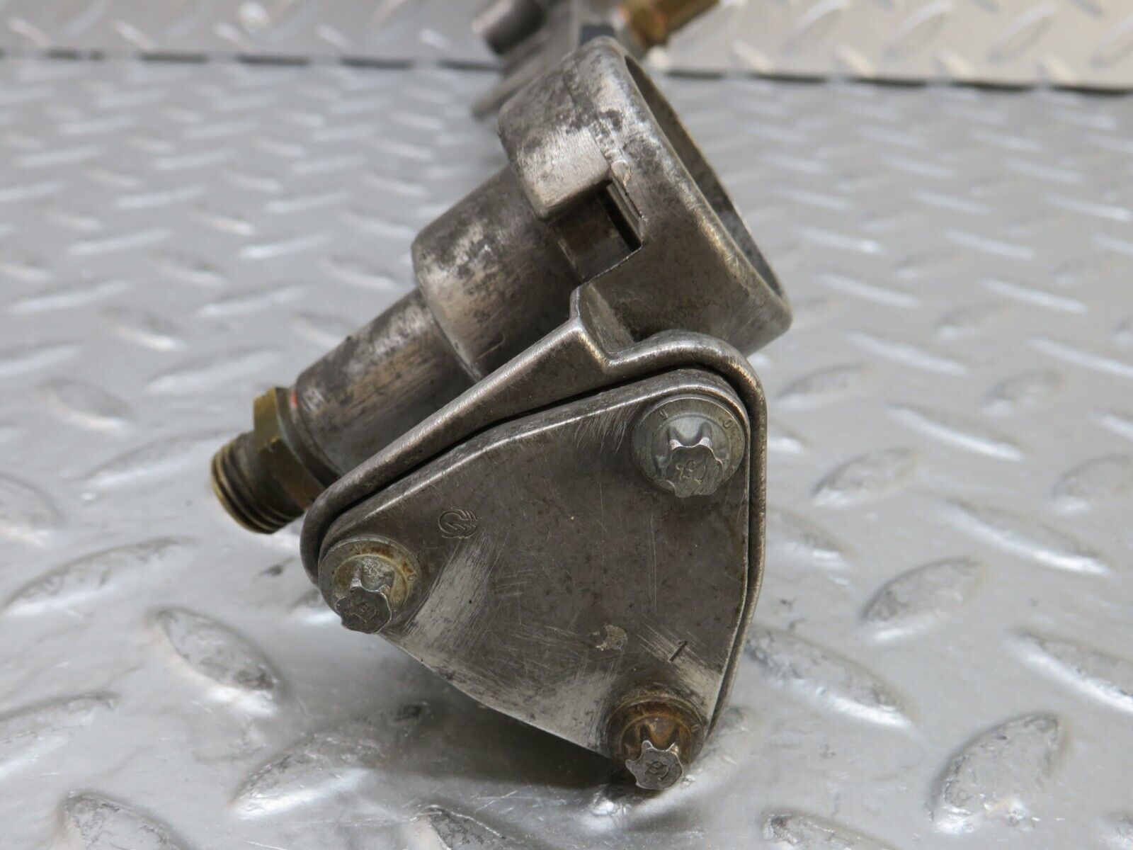 26690 Mercedes-Benz C124 220CE Coupe Fuel Injector Rail 1110780745