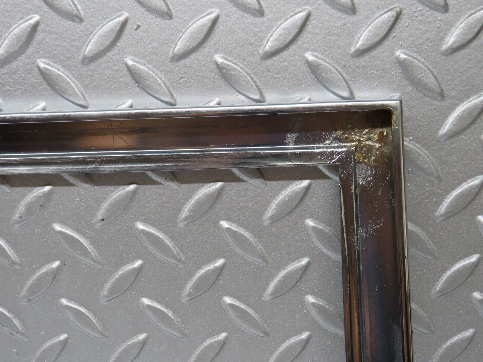 37319 Mercedes-Benz W109 300SEL Rear Left Door Chrome Window Frame