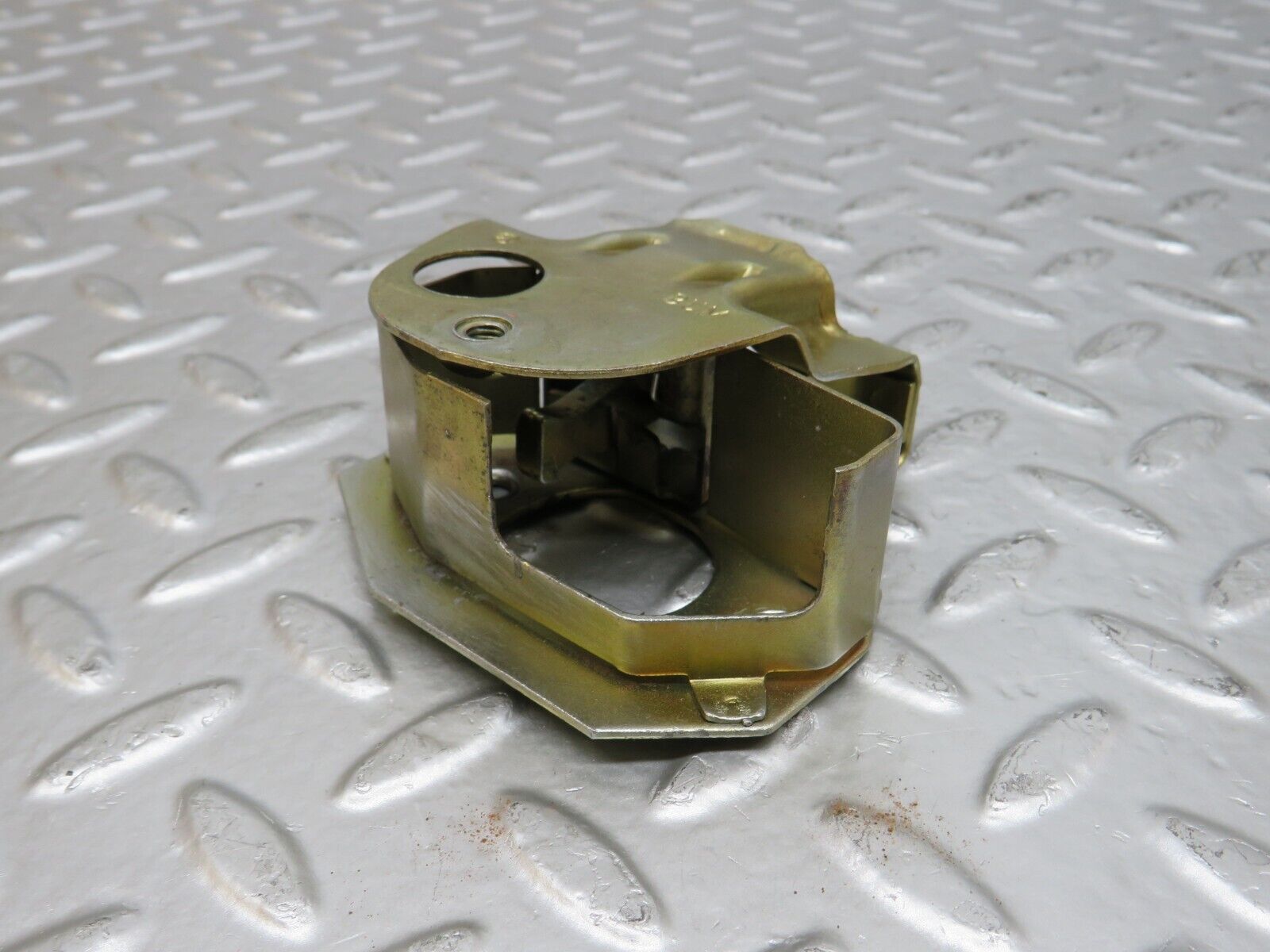 25419 Mercedes-Benz W123 200 Boot Lid Lock Trunk Lock