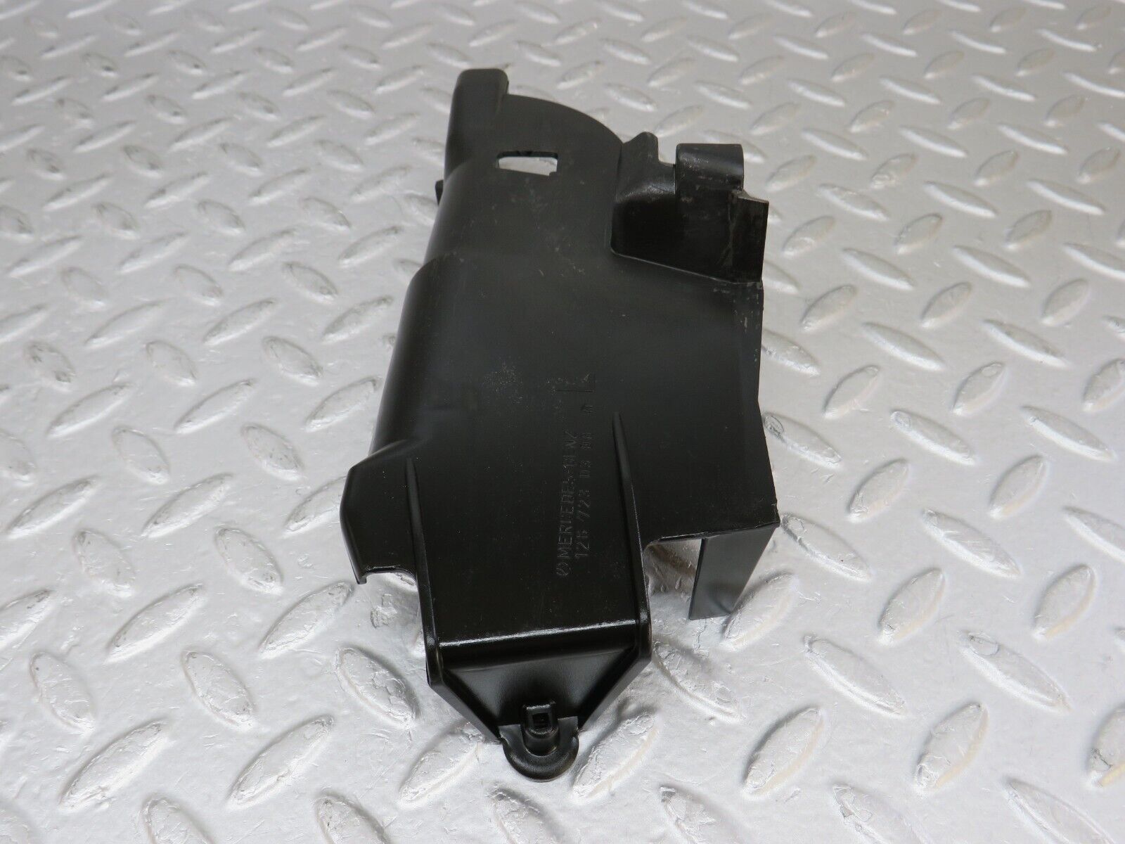 36035 Mercedes-Benz W126 420SE Front Left Door Lock Inner Cover 1267230308