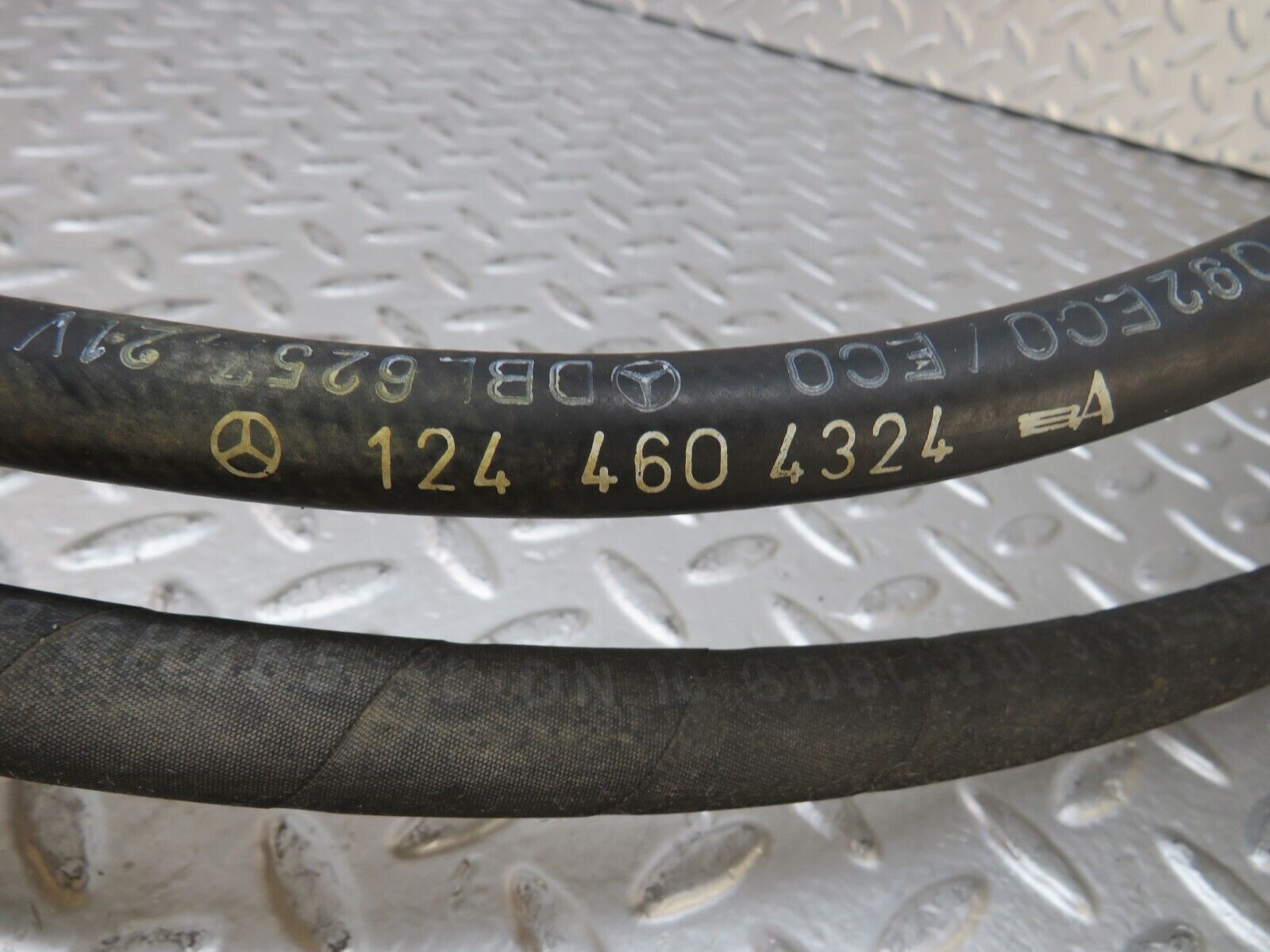 26660 Mercedes-Benz C124 220CE Coupe Power Steering Hose Pipe 1244604324