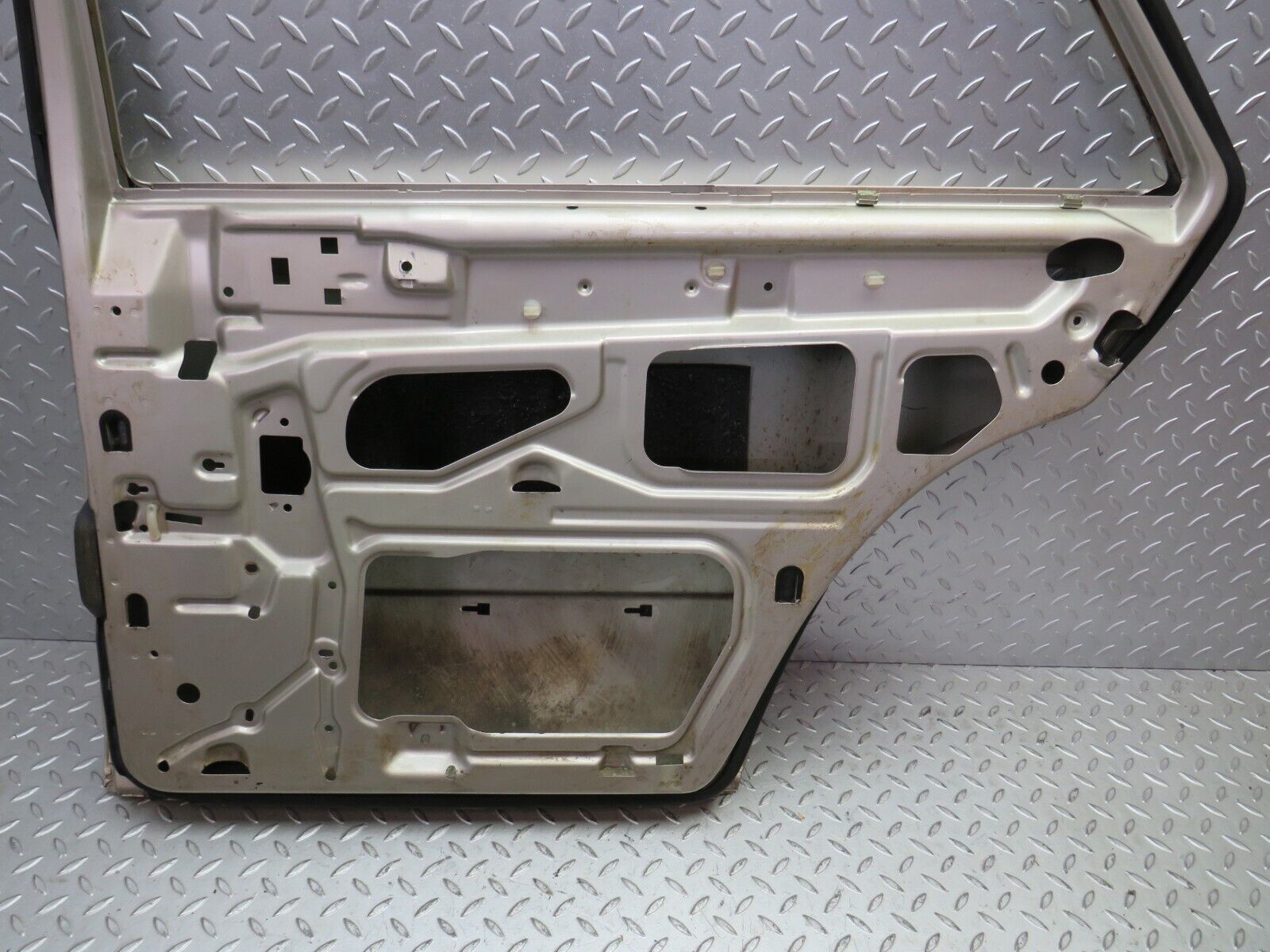 33842 Mercedes-Benz W201 190E 2.0L Rear Right Door