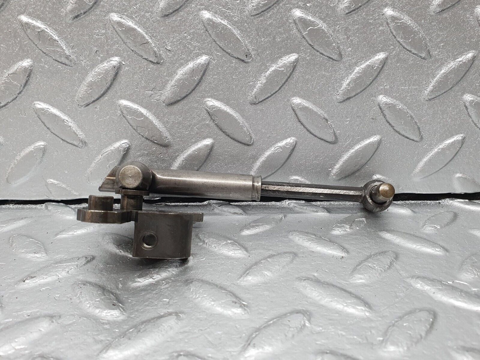 41304 Mercedes-Benz W123 300D Automatic Gearbox Parking Gear Linkage 722.118