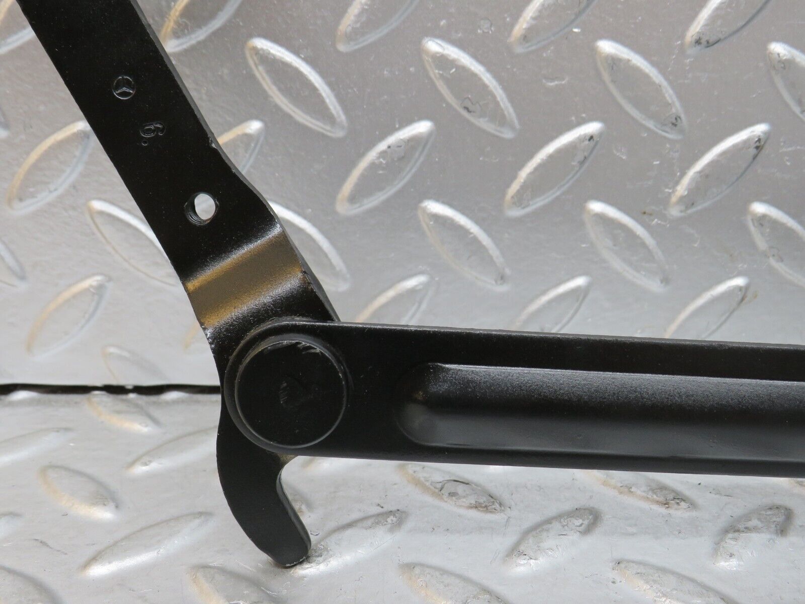 28450 Mercedes-Benz S123 240D Wagon Bonnet Hinge Right Side