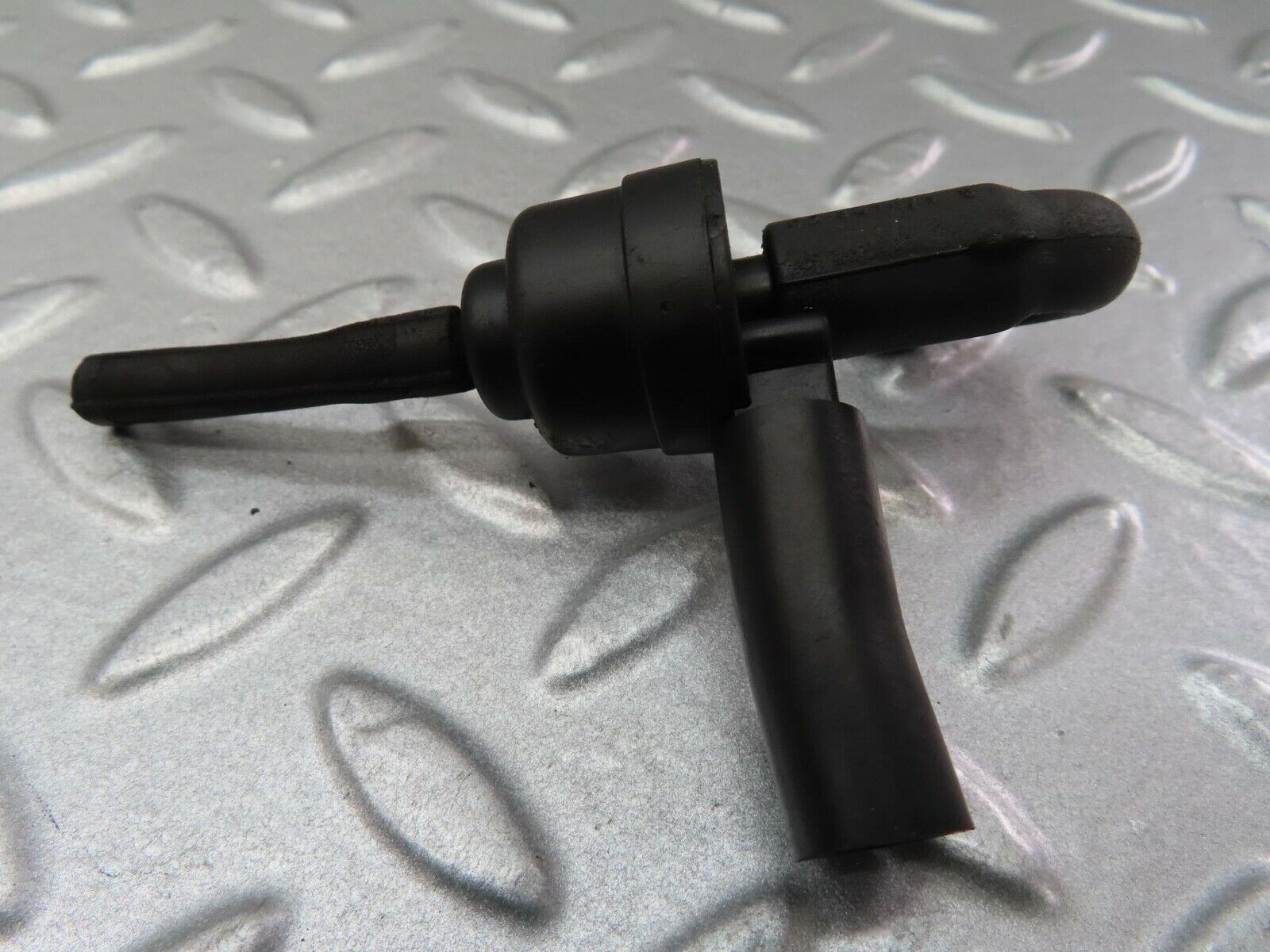 14657 Mercedes-Benz W201 190E Regeneration Vacuum Valve 0011407960