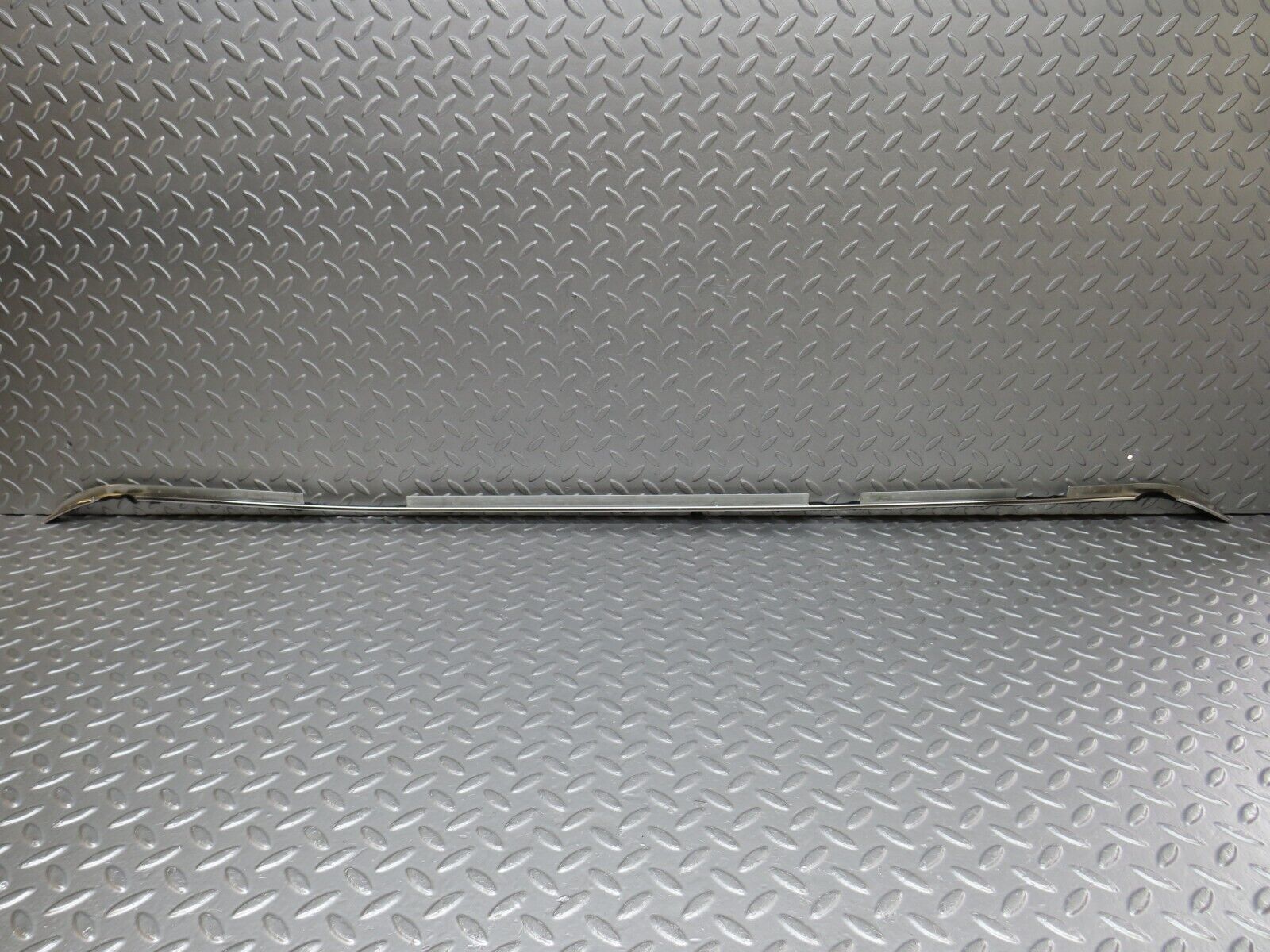 37468 Mercedes-Benz W109 300SEL Dashboard Chrome Trim