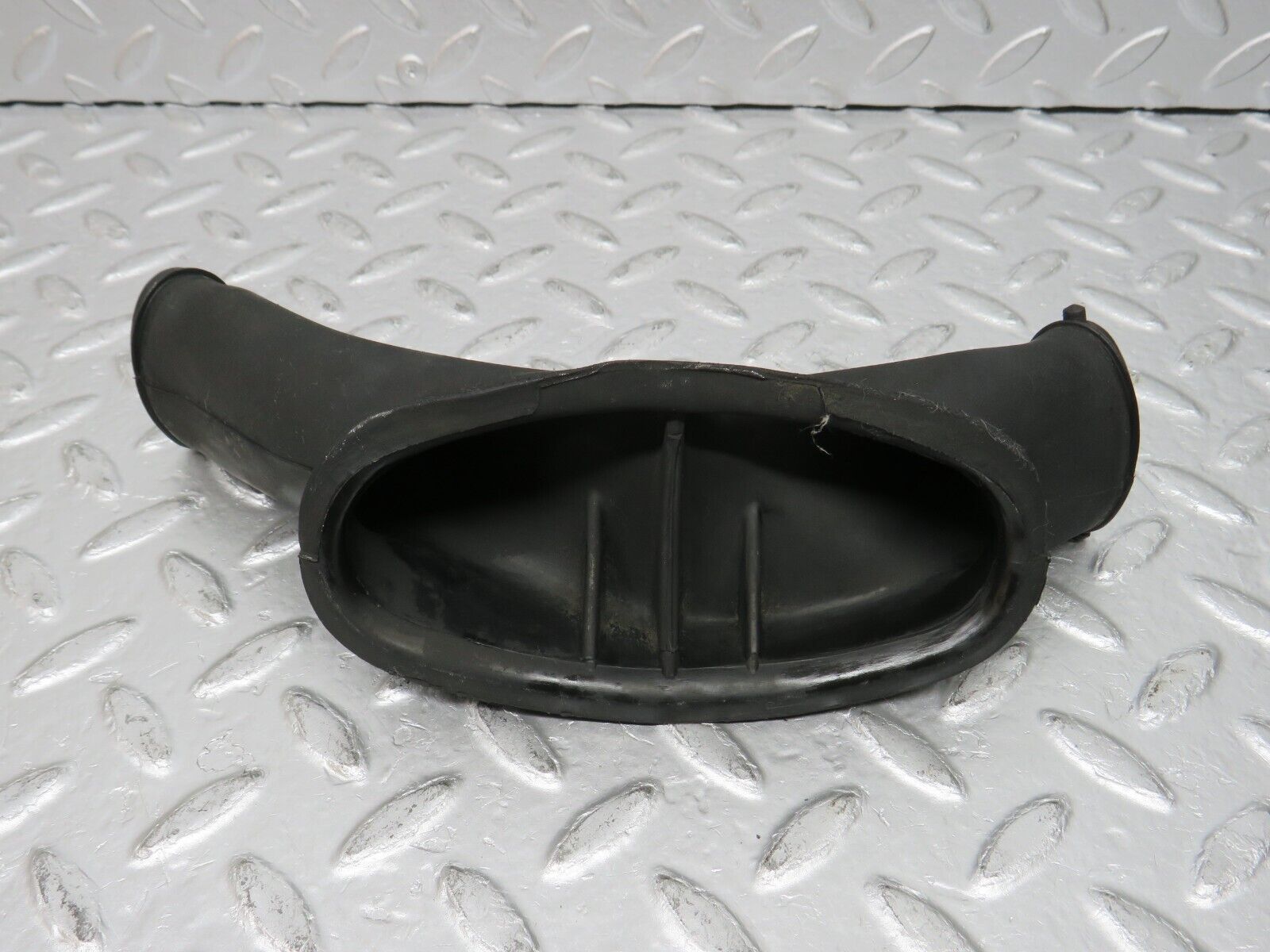 32614 Mercedes-Benz S124 300TE Wagon Heater Water Drain 1248320025