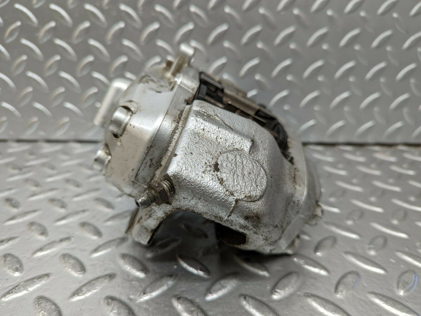 23830 Mercedes-Benz S211 E280 CDI Front Left Brake Caliper 2070470313