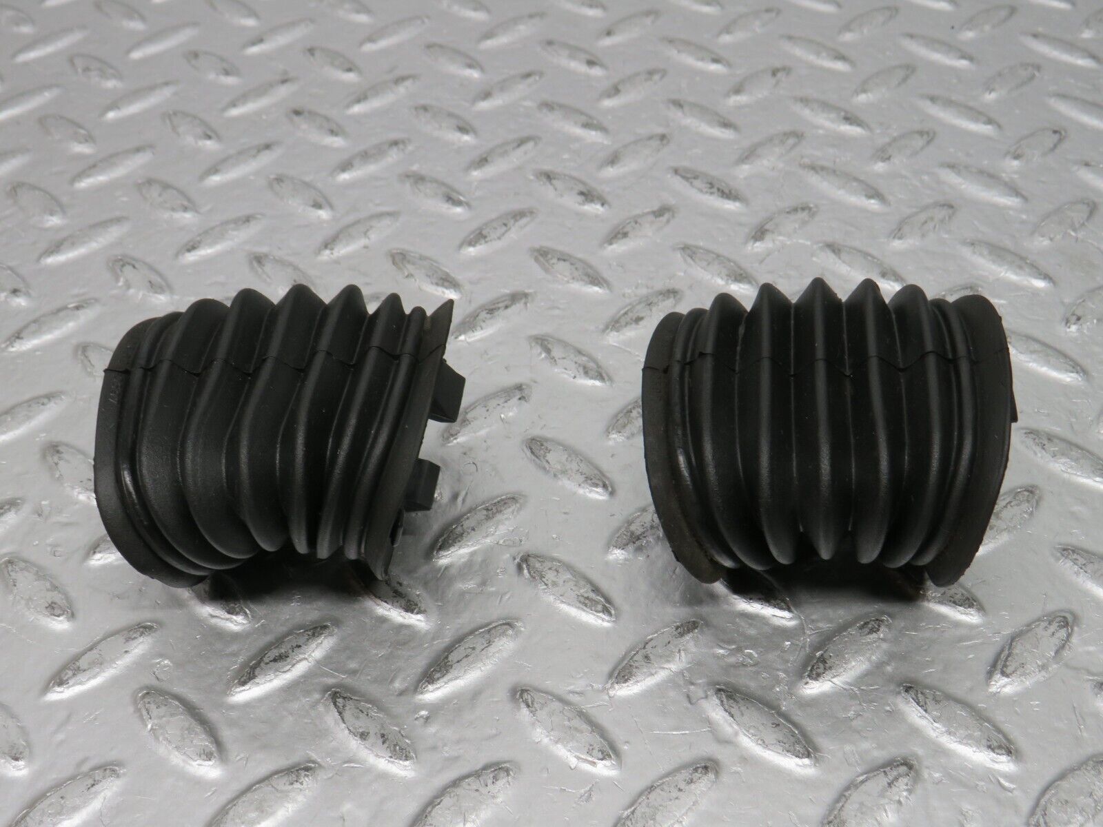 31511 Mercedes-Benz S124 220TE Rear Door Wire Protector Rubber 1268210597