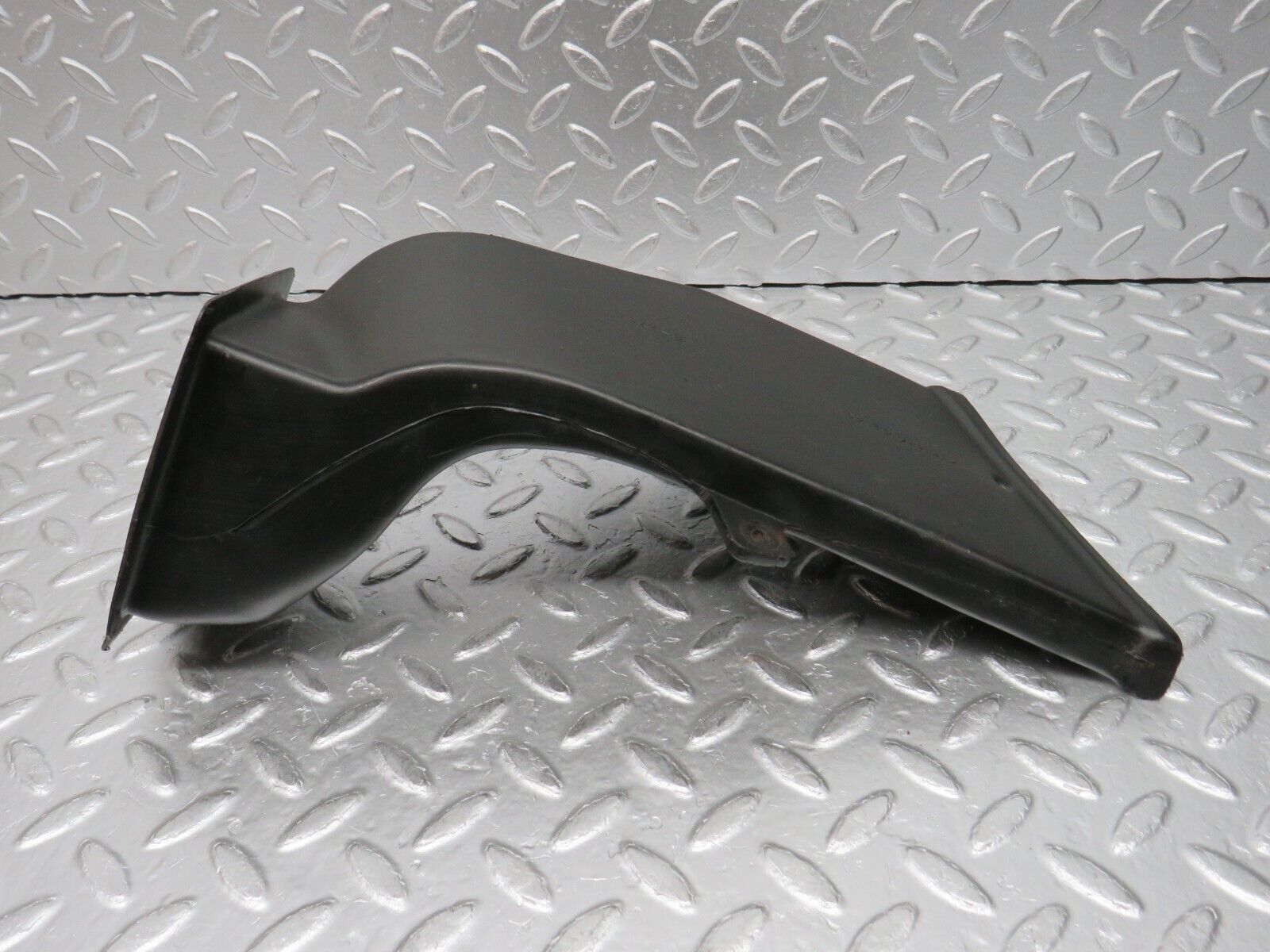 0692 Mercedes-Benz C107 350SLC Coupe Heating Air Duct Right Side 1078310246