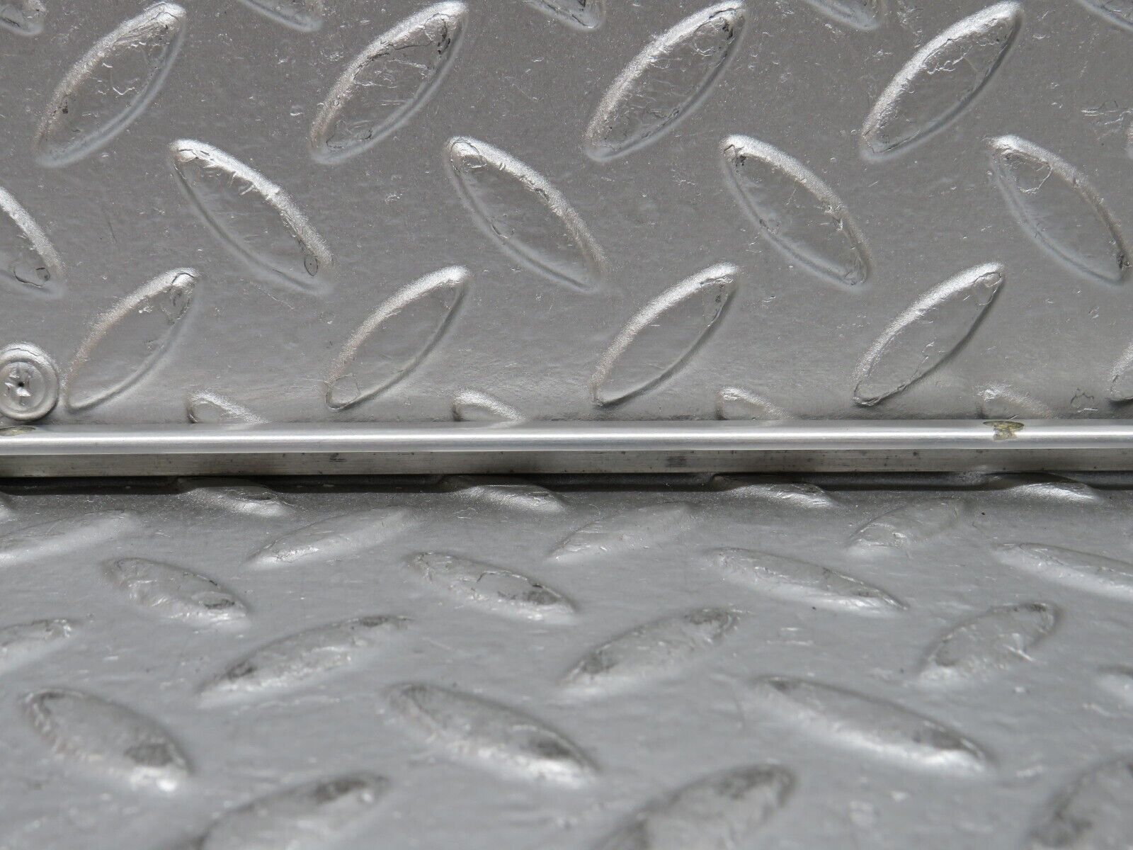 32573 Mercedes-Benz S124 300TE Wagon Sunroof Chrome Trim