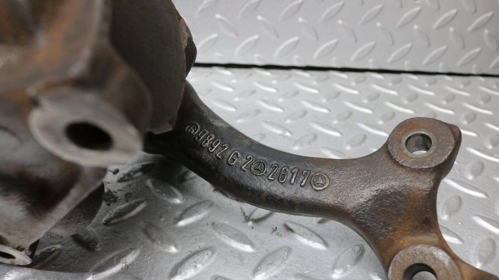 37199 Mercedes-Benz C126 420SEC Coupe Steering Box 1264610501