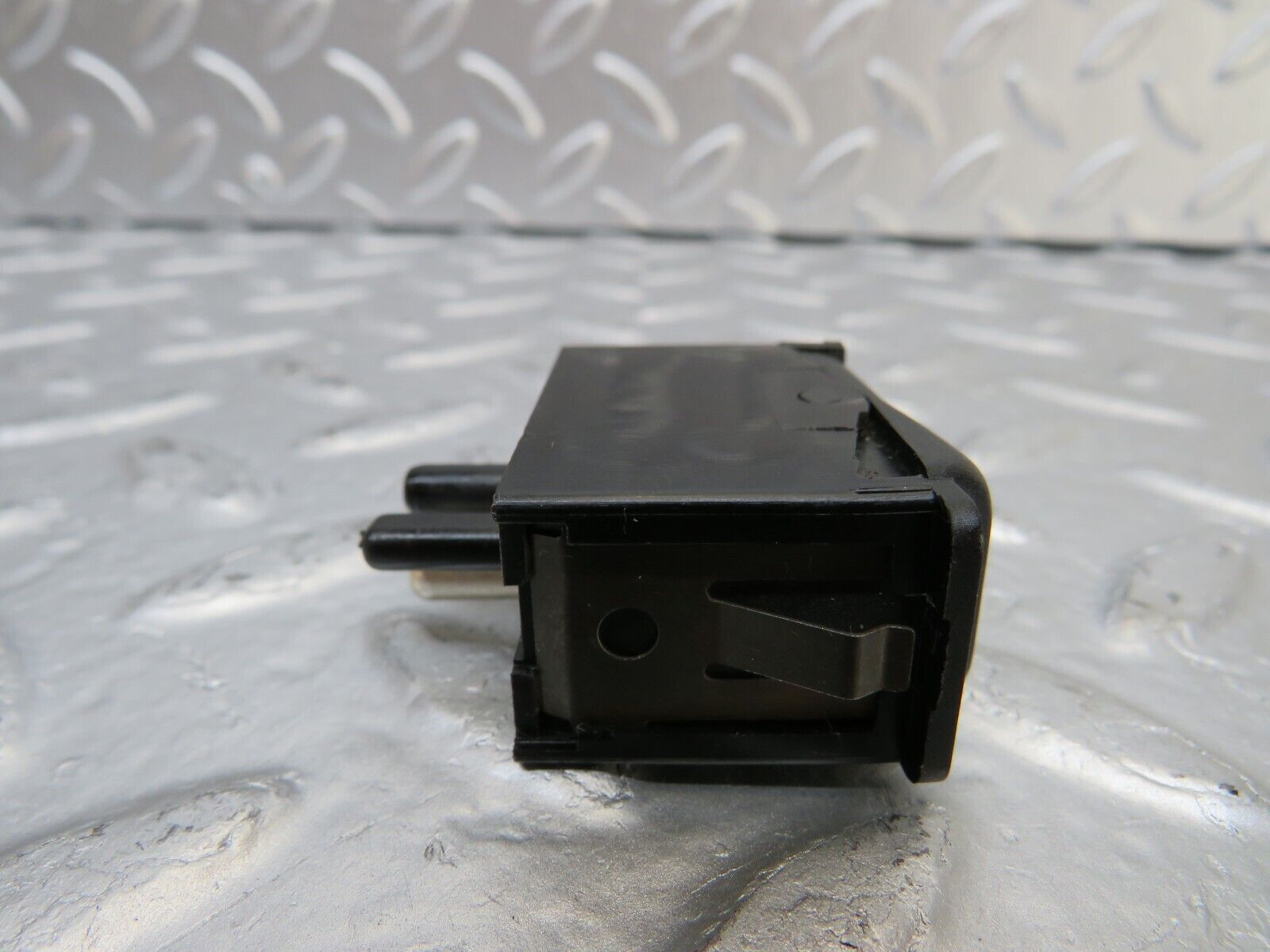 25521 Mercedes-Benz W123 200 Interior Light Switch 0008205910