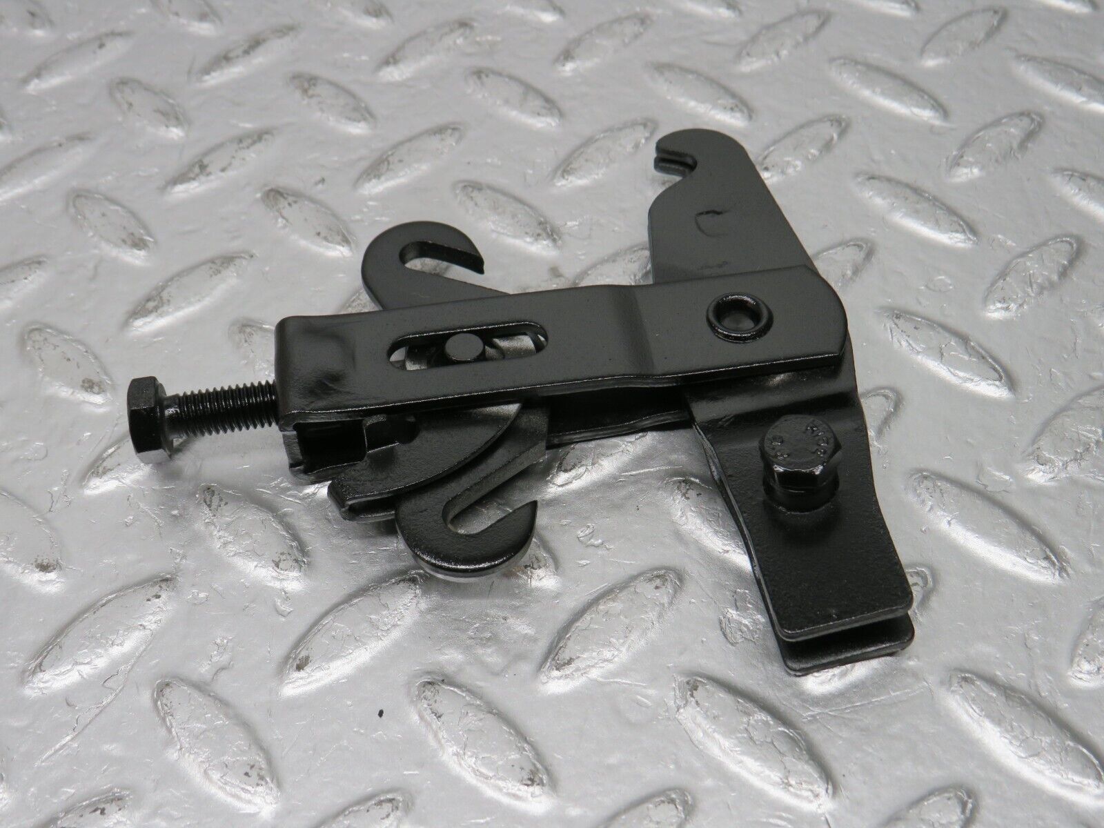 33786 Mercedes-Benz W201 190E 2.0L Handbrake Adjusting Handbrake Regulator