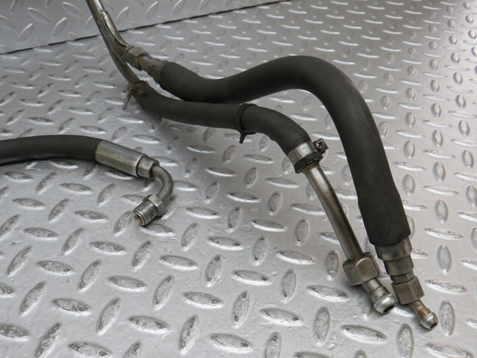 28434 Mercedes-Benz S123 240D Wagon Power Steering Pump Oil Pipe Hose