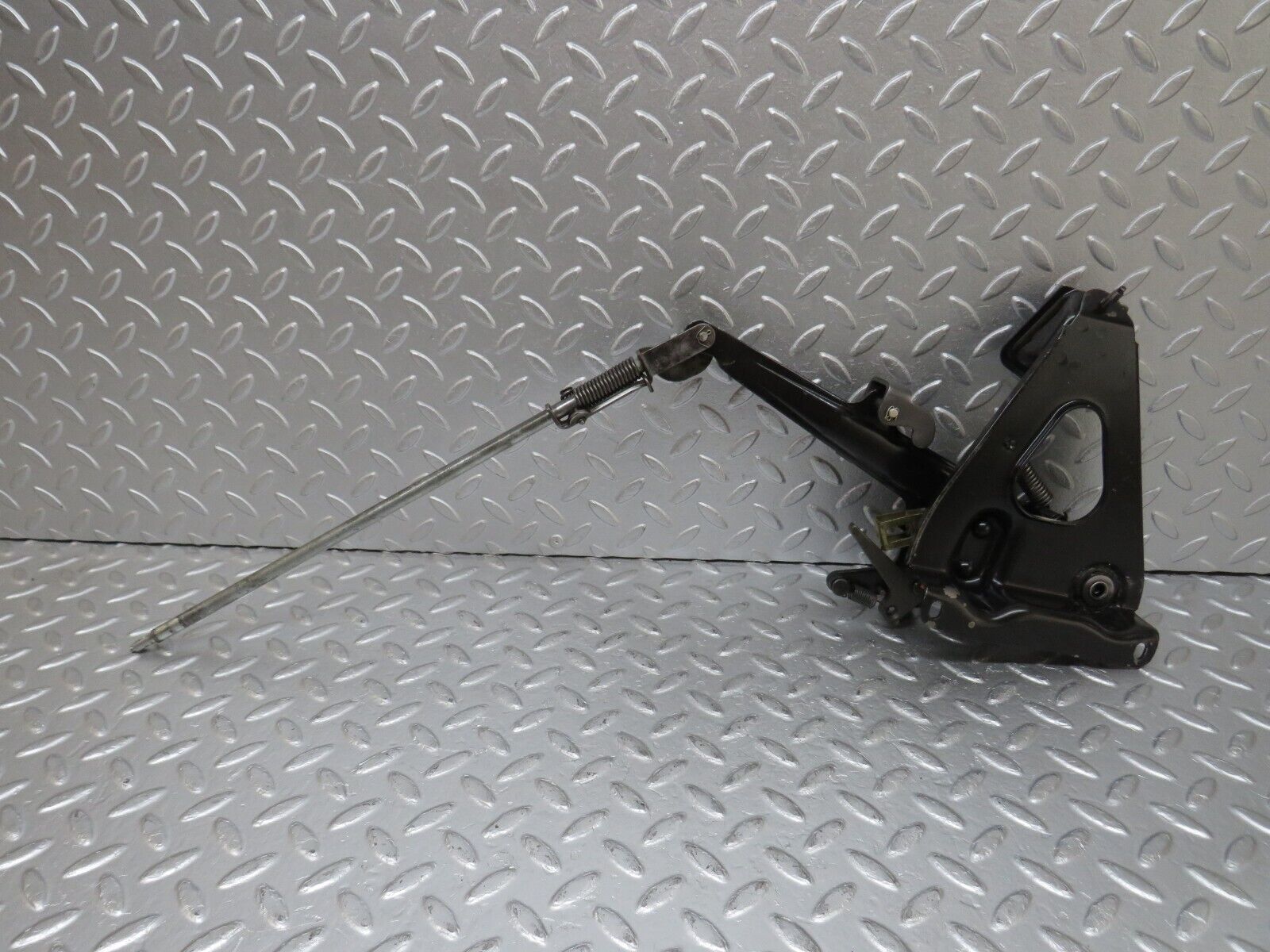 34500 Mercedes-Benz C126 380SEC Coupe Handbrake Regulator