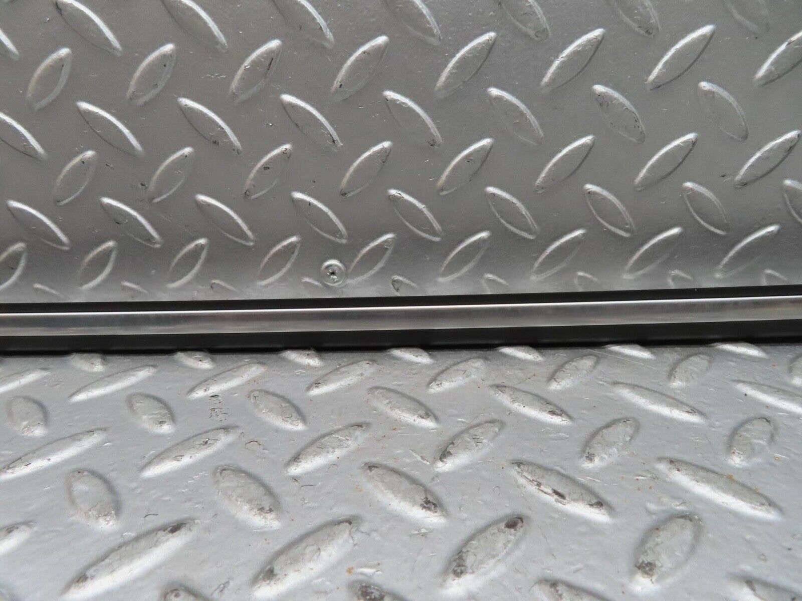 15862 Mercedes-Benz W123 280E Trunk Boot Lid Chrome Moulding Trim