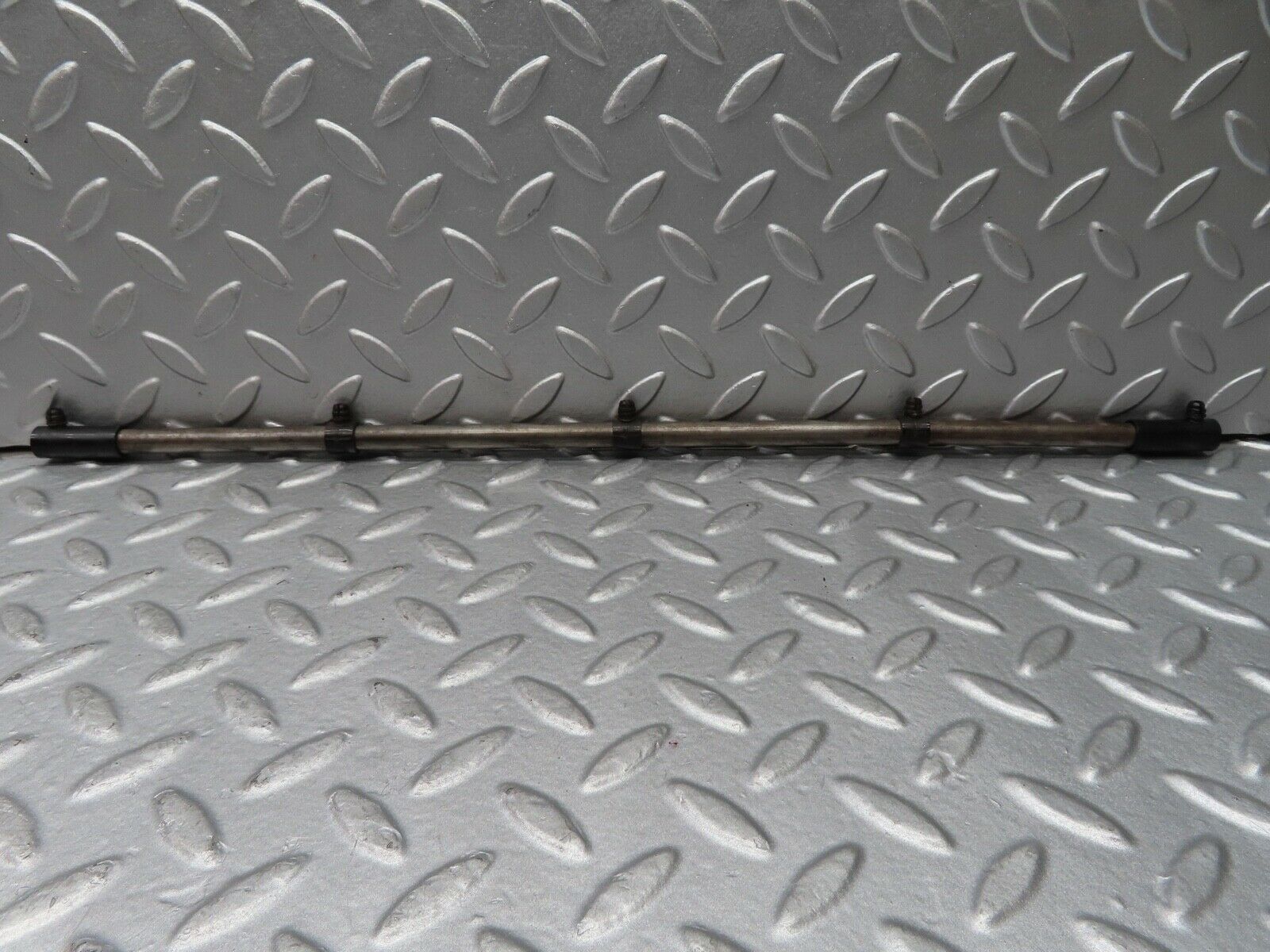 16765 Mercedes-Benz C107 380SLC Camshaft Oil Tube