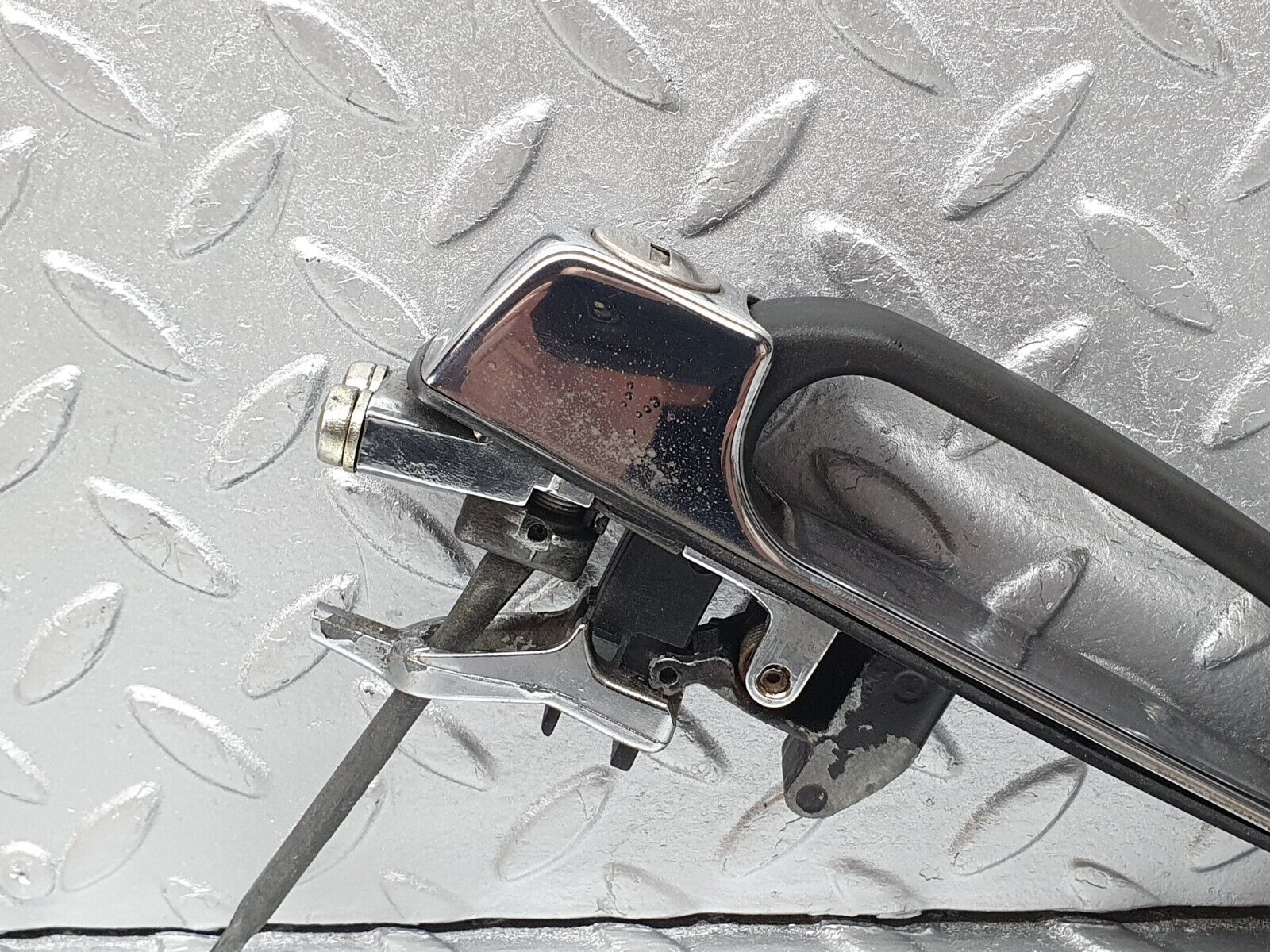 40751 Mercedes-Benz W123 300D Front Left Door Exterior Handle No Key