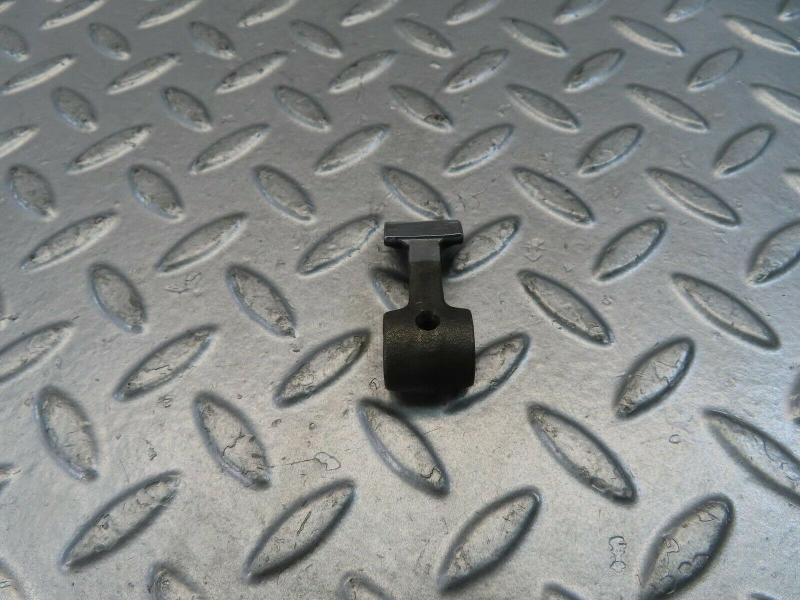 10974 Mercedes-Benz W115 220D Rocker Arm