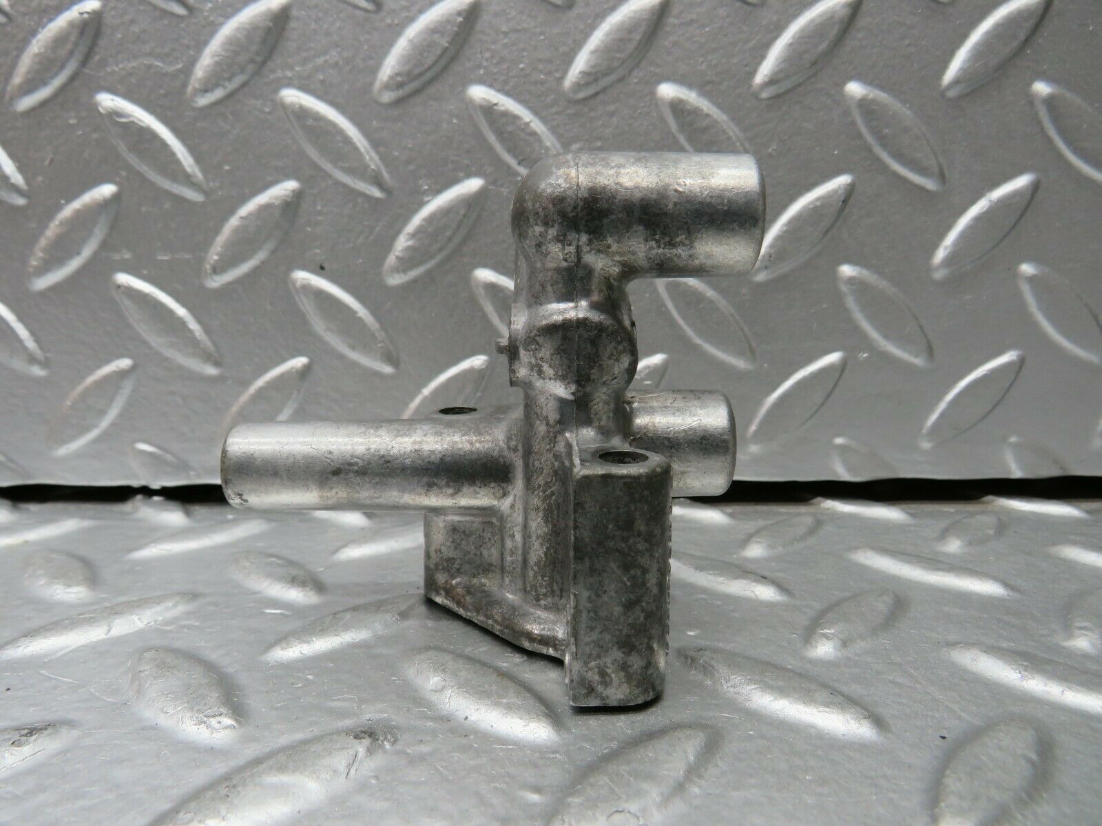 23084 Mercedes-Benz C123 230CE Coupe Idle Control Valve 1020940512