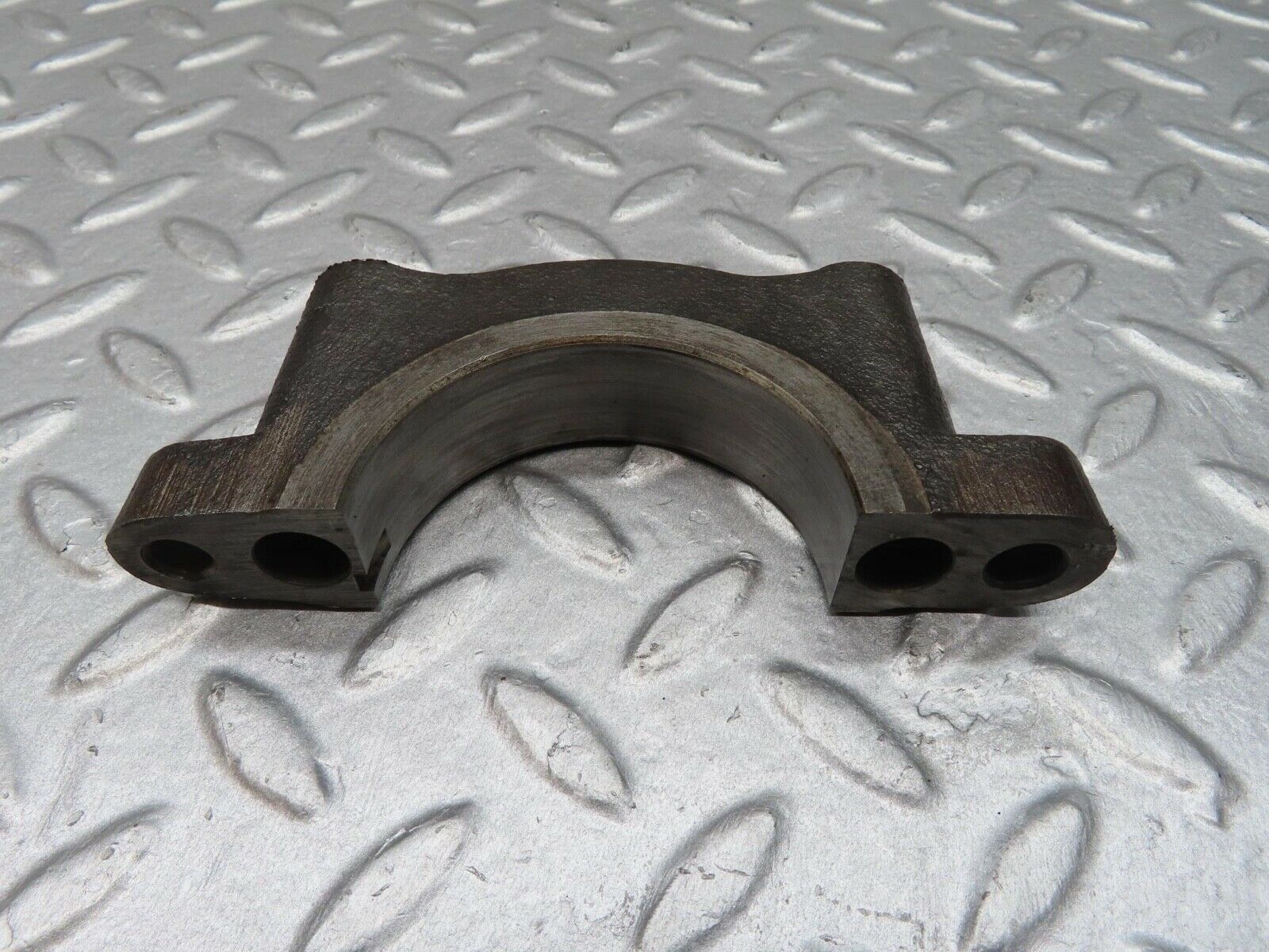 12872 Mercedes-Benz W111 220SE Crankshaft Bearing Holder Block 1800110112