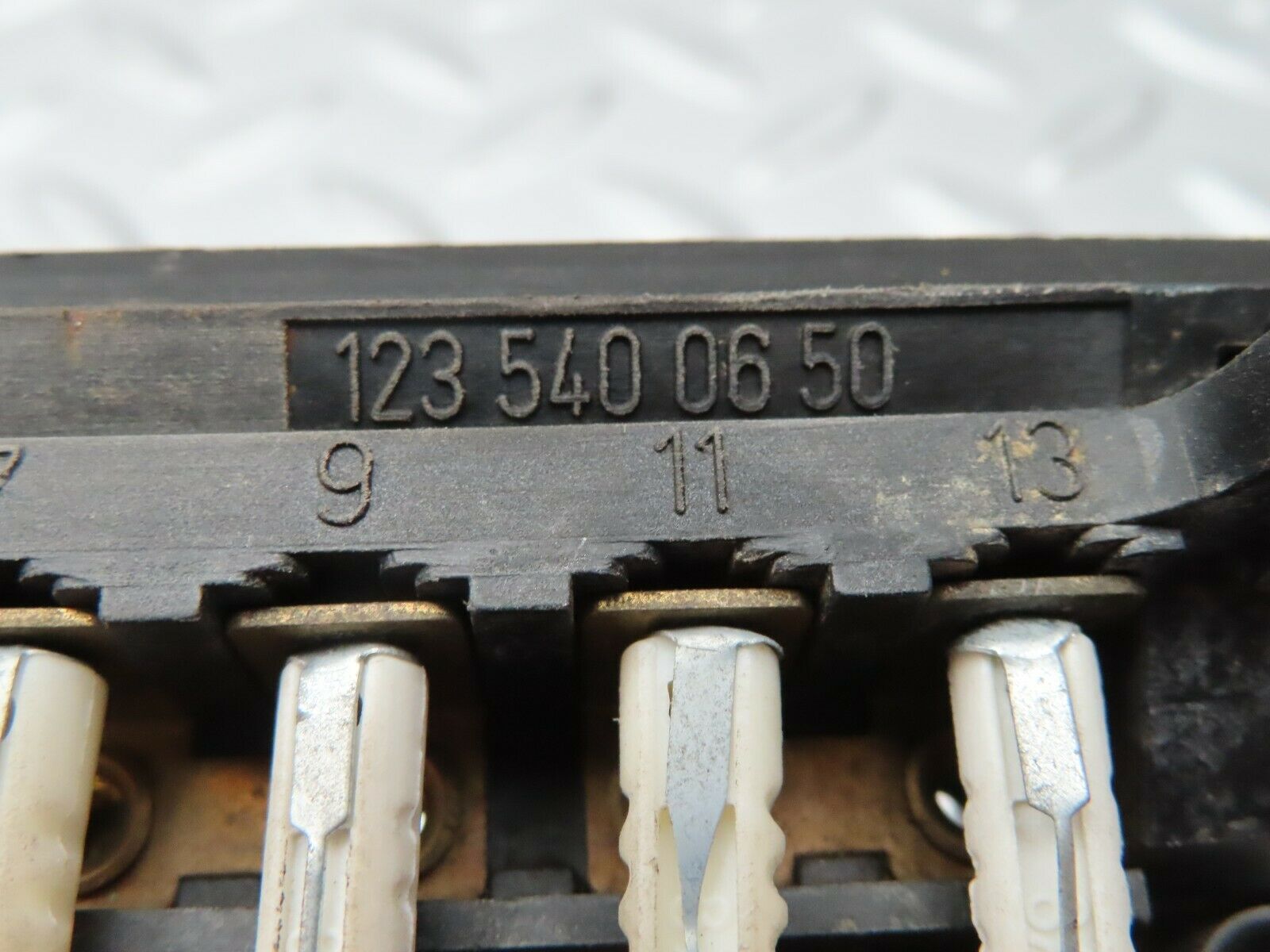 4190 Mercedes-Benz S123 200T Wagon Fuse Box 1235400650