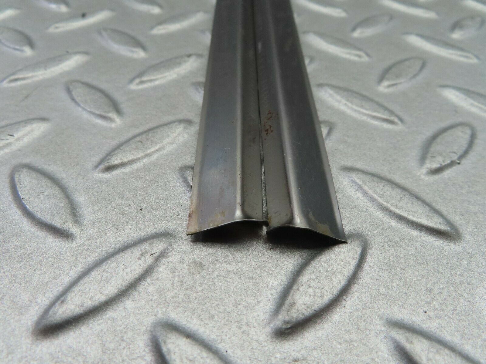 6171 Mercedes-Benz W126 380SE Sunroof Rail