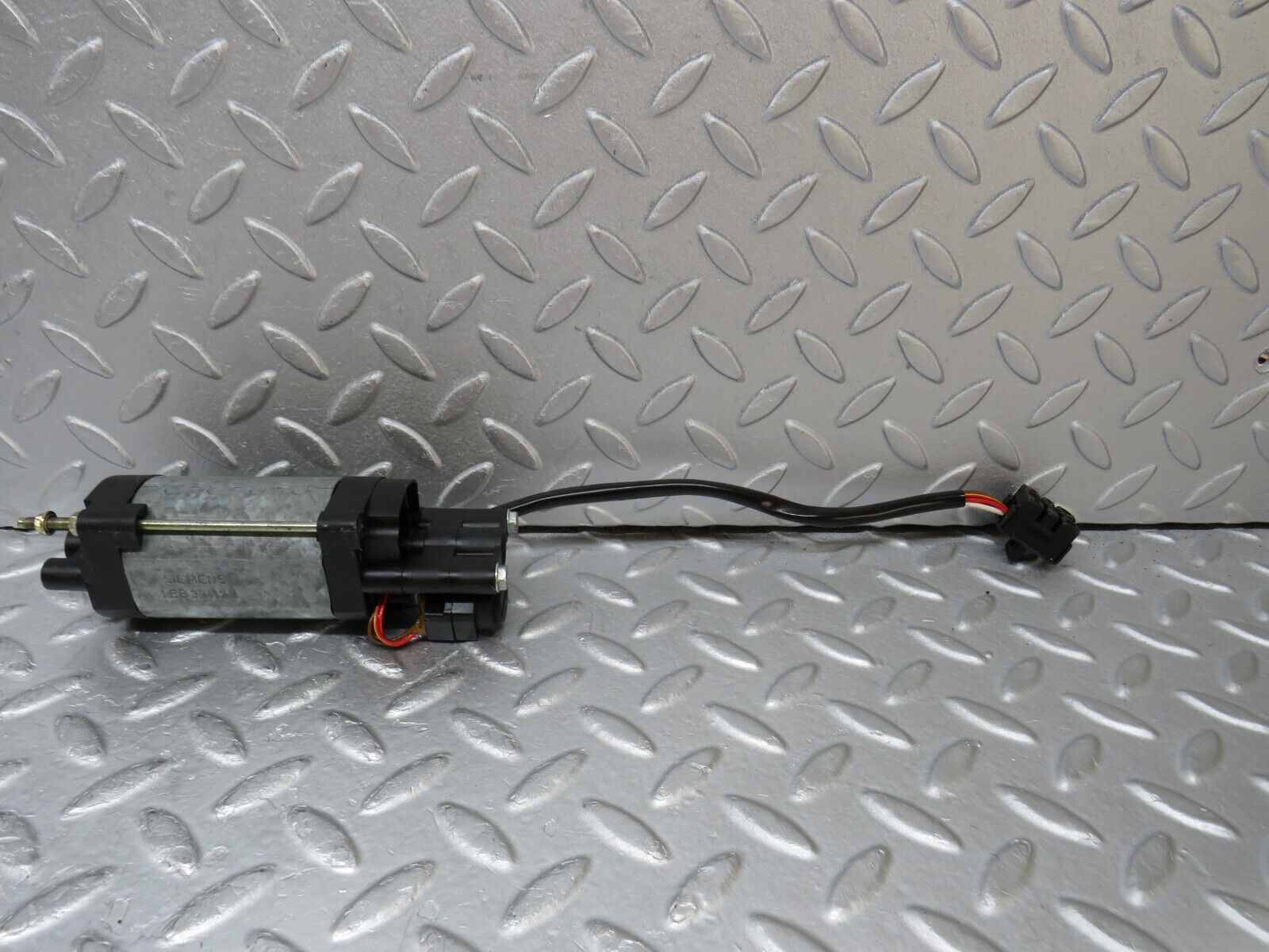 37068 Mercedes-Benz C126 420SEC Coupe Front Right Seat Adjustment Motor Brose