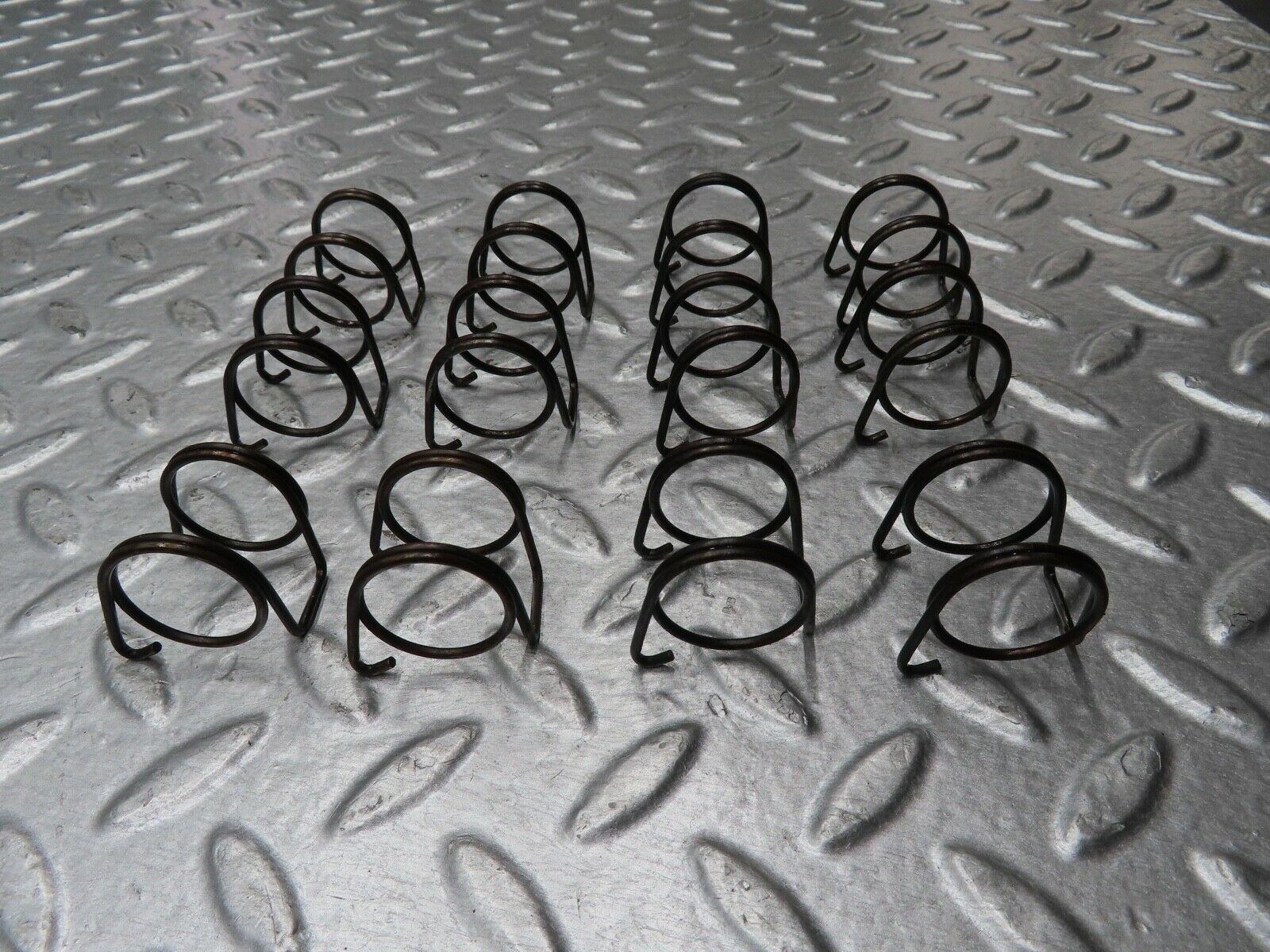 18313 Mercedes-Benz W111 220SE Coupe Rocker Arm Retaining Spring