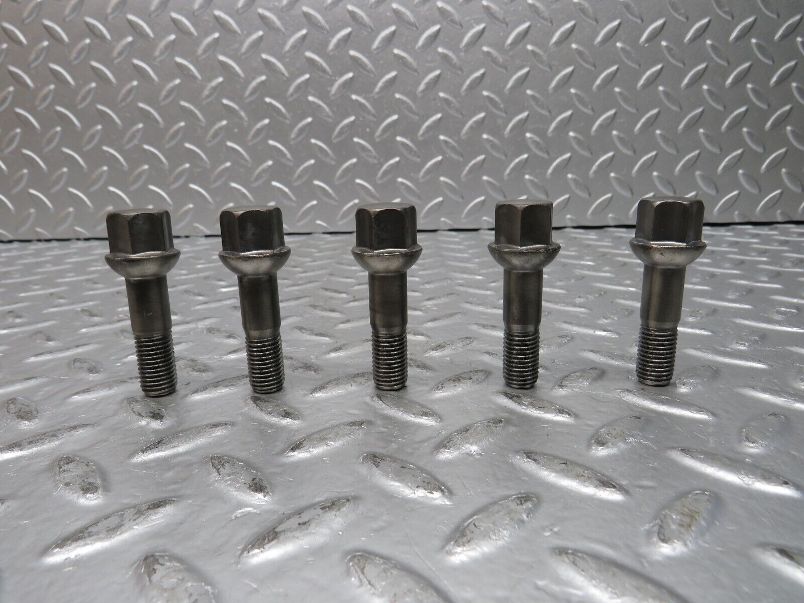 31866 Mercedes-Benz 5x Alloy Wheel Lug Bolt M12x1.5