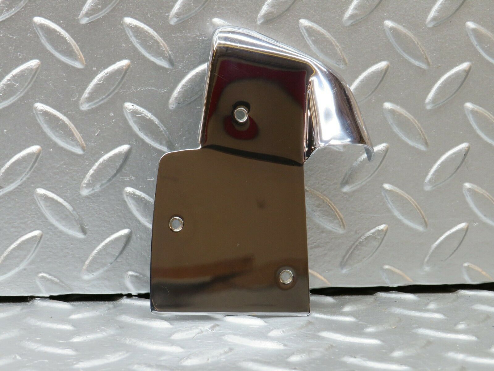 22353 Mercedes-Benz C124 E220 Coupe B Pillar Chrome Cover Plate Right Side