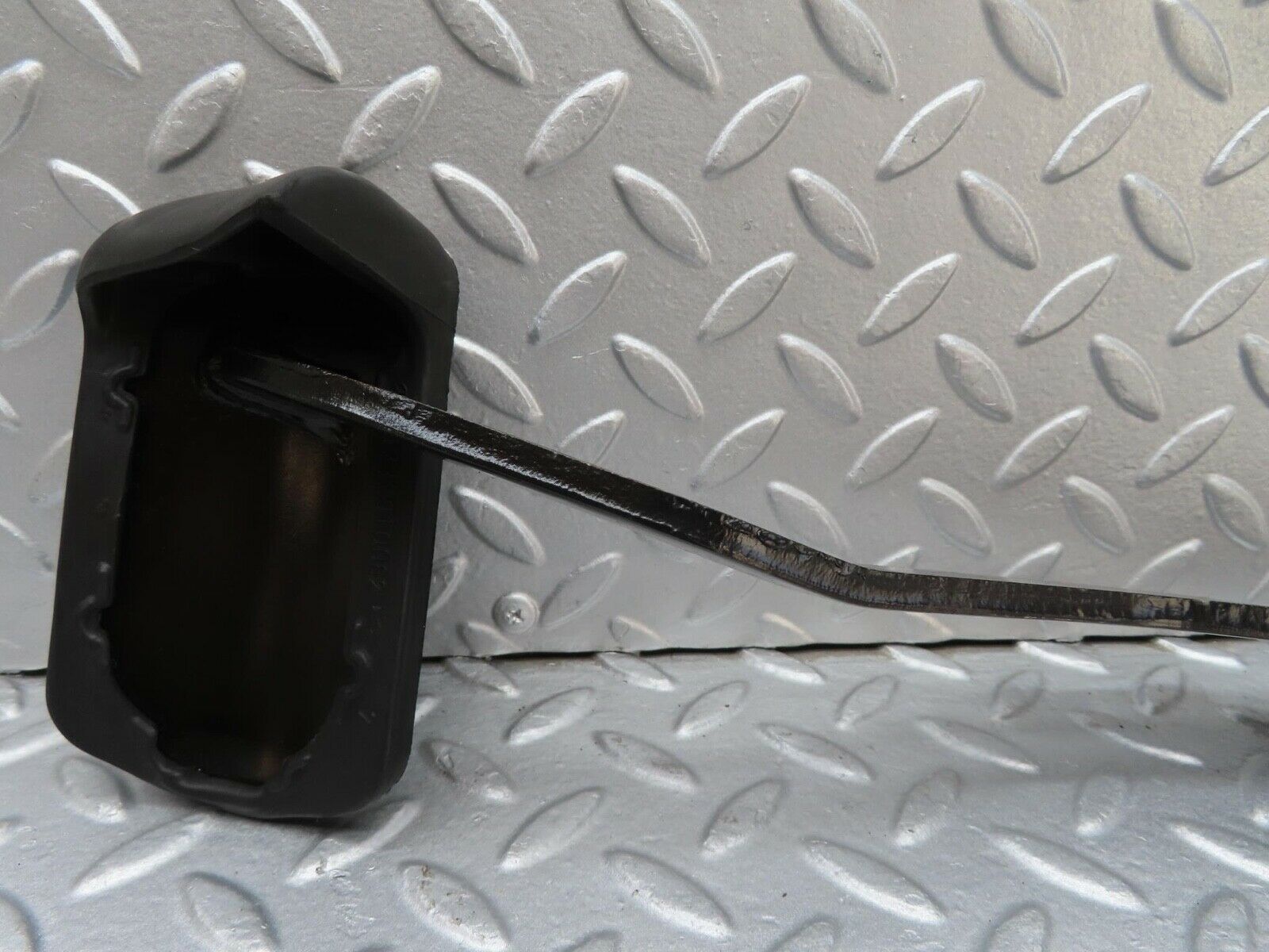 16011 Mercedes-Benz W123 280E Brake Pedal With Rubber 1232910082