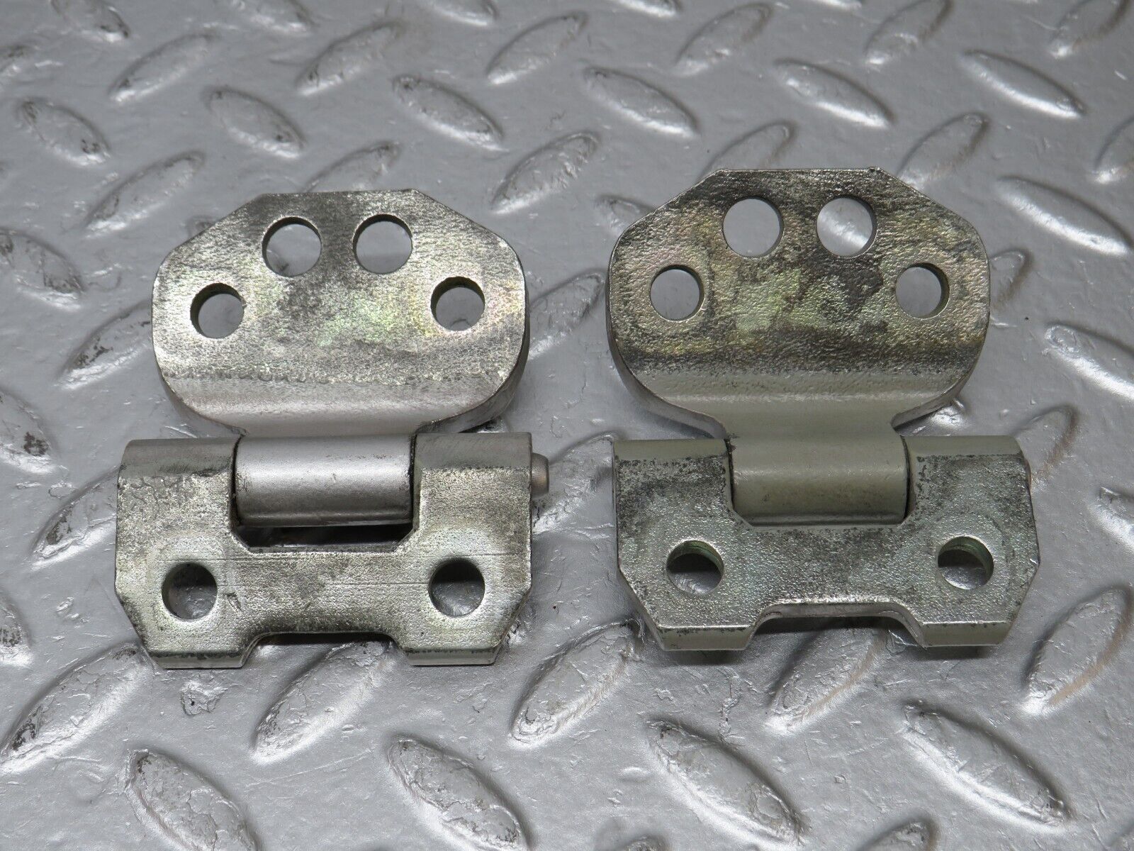 39509 Mercedes-Benz R129 320SL Coupe Door Hinge Left Side